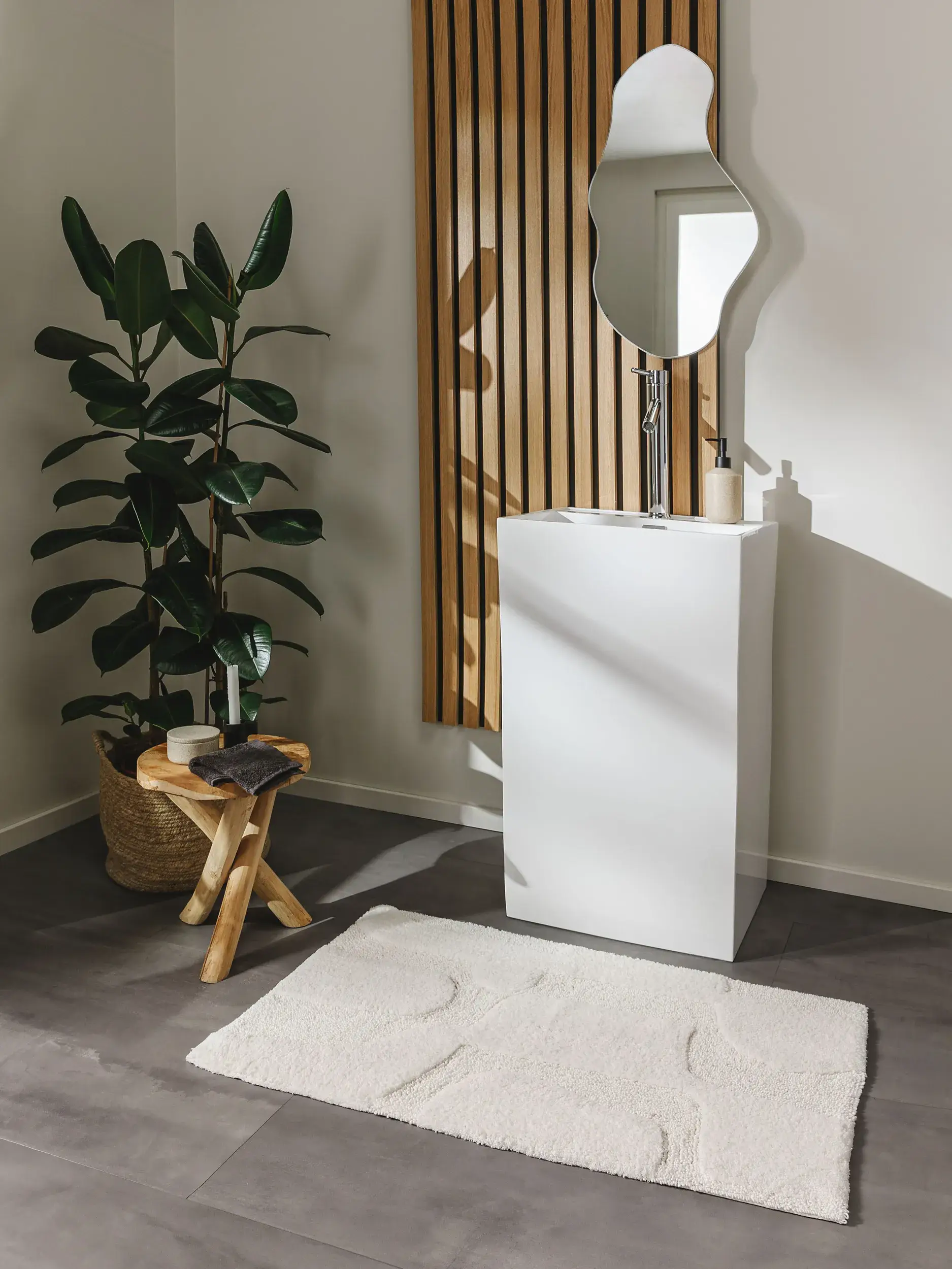 Badematte Nehir Weiß in Abstrakt design made of 100% Baumwolle by benuta Nest