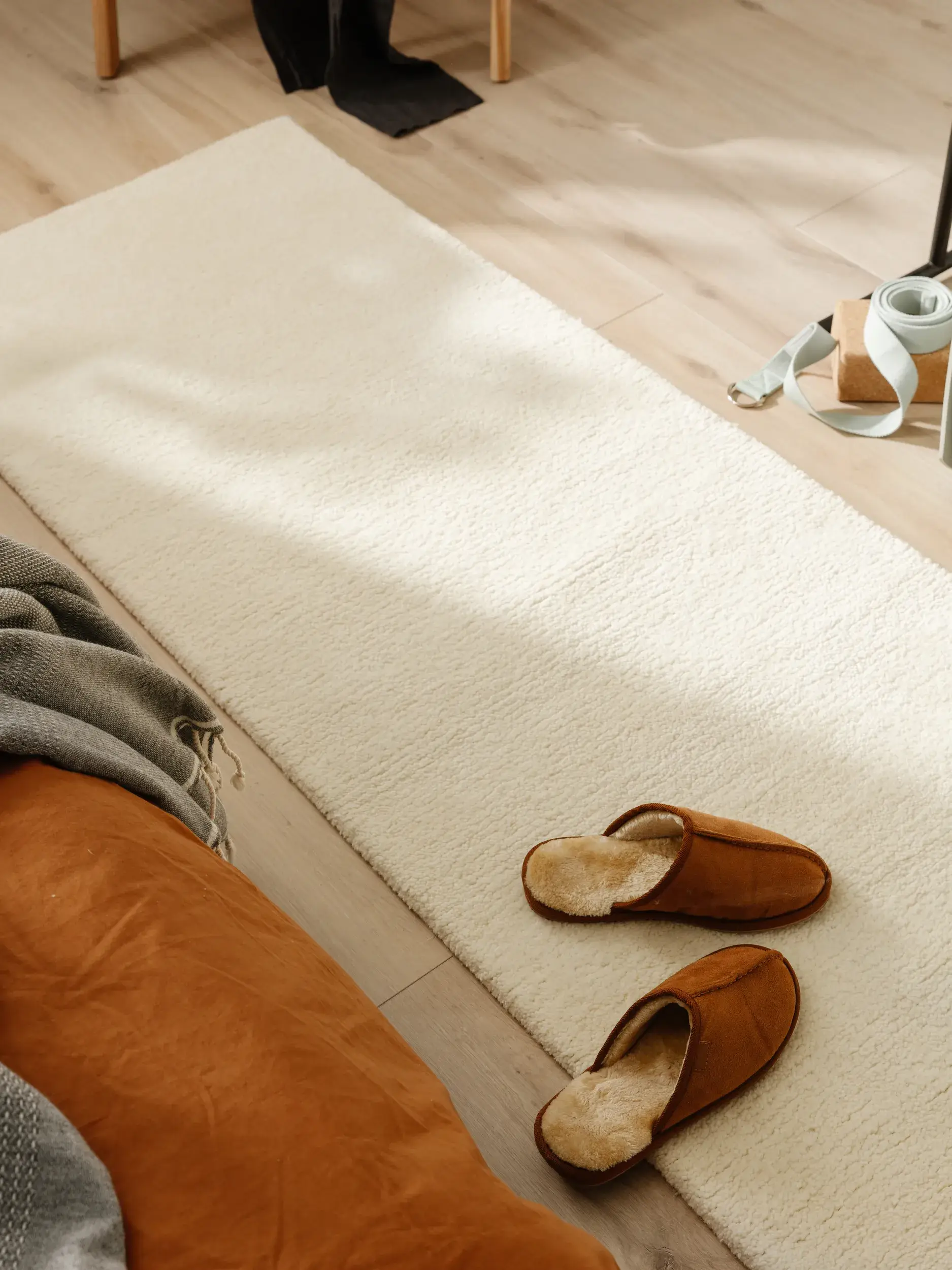 Teppich aus 100% Wolle in Beige mit 100% Wolle hohem Flor von benuta Pure
