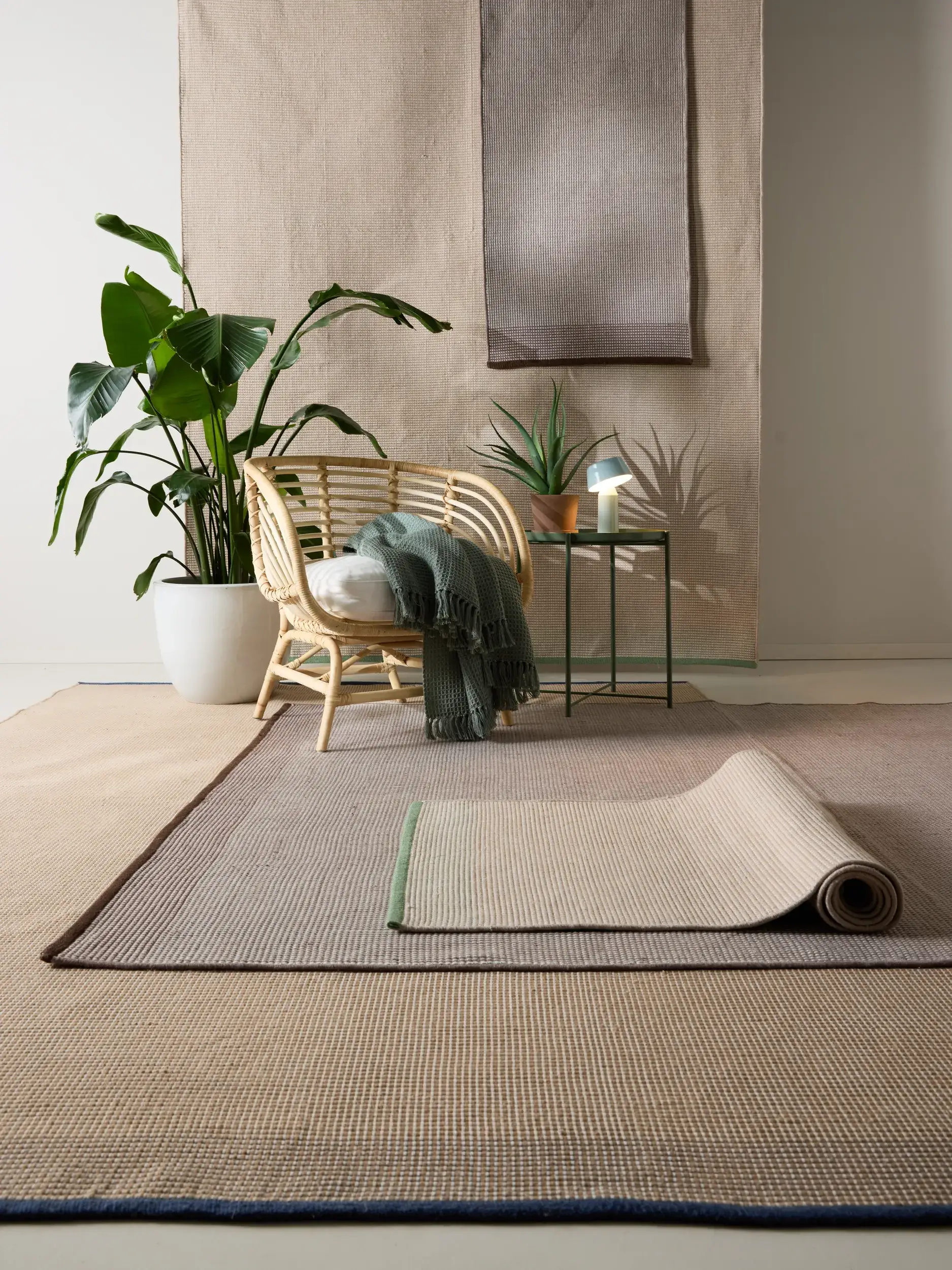 Teppich aus 100% Polyester (recyceltes PET) in Beige mit 100% Polyester (recyceltes PET) hohem Flor von benuta Pure