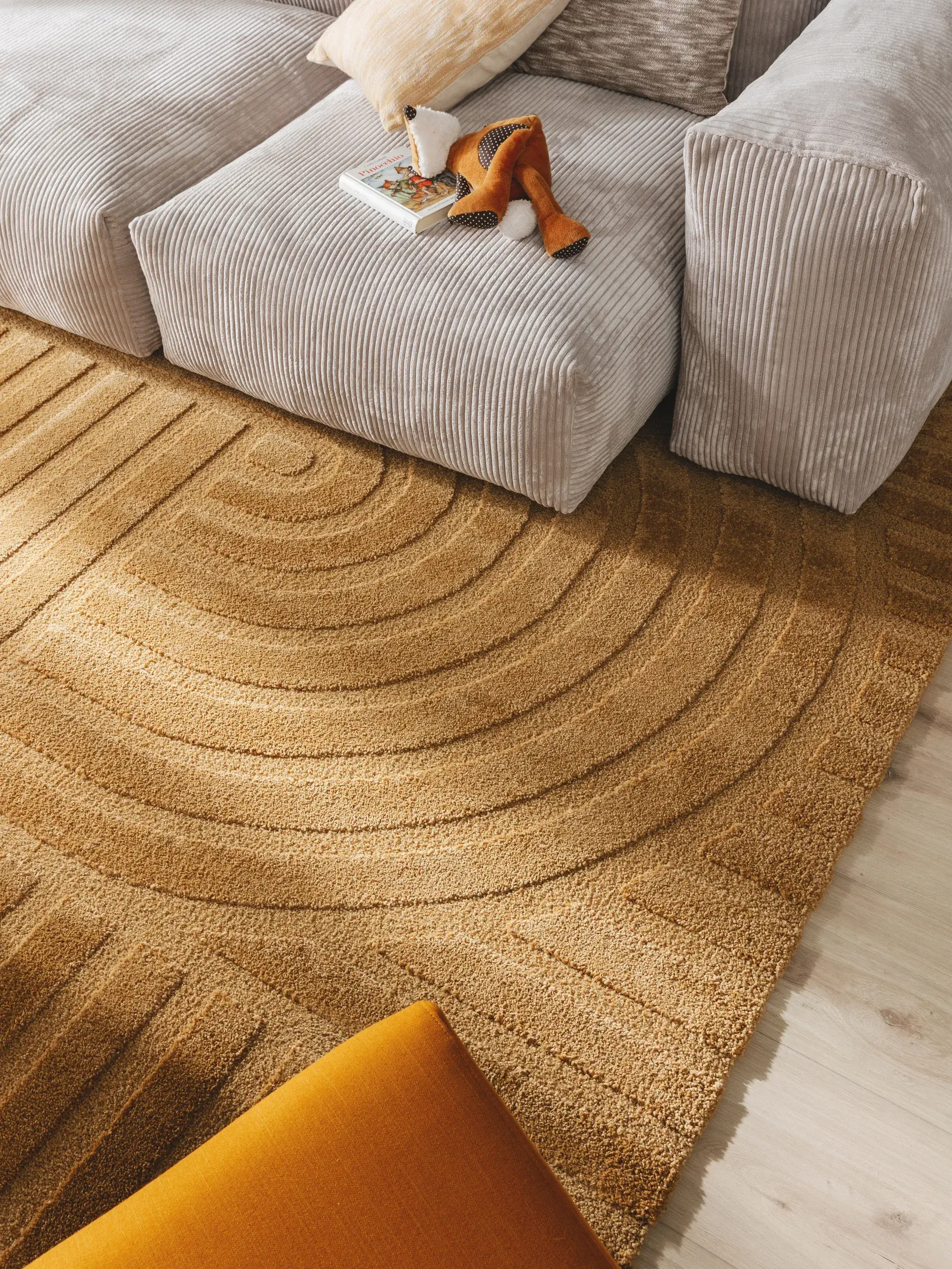 Teppich aus 60% Polypropylen, 40% Polyester in Gelb mit 60% Polypropylen, 40% Polyester hohem Flor von benuta Nest