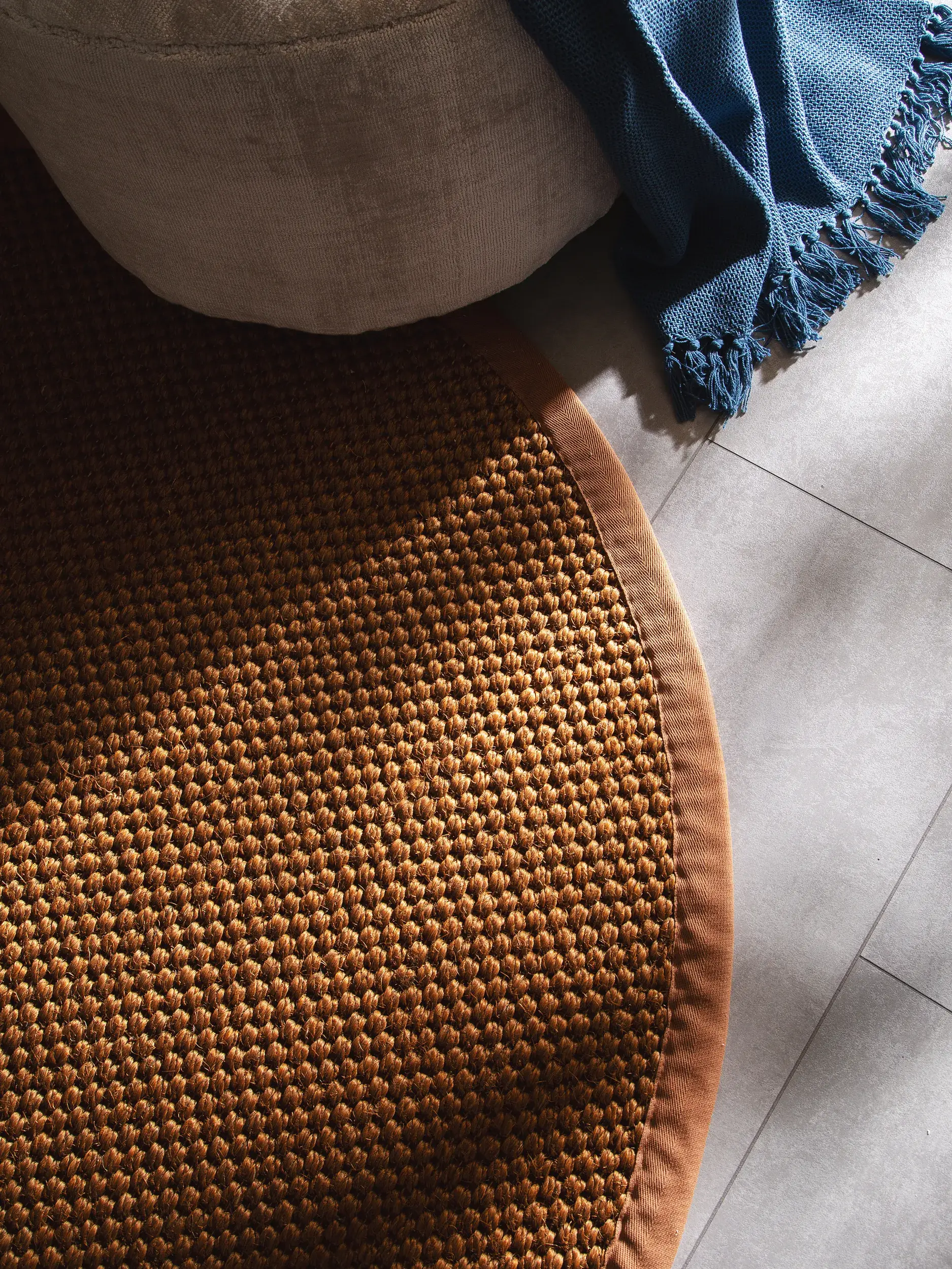 Teppich aus 100% Sisal in Braun mit 100% Sisal hohem Flor von benuta Pure