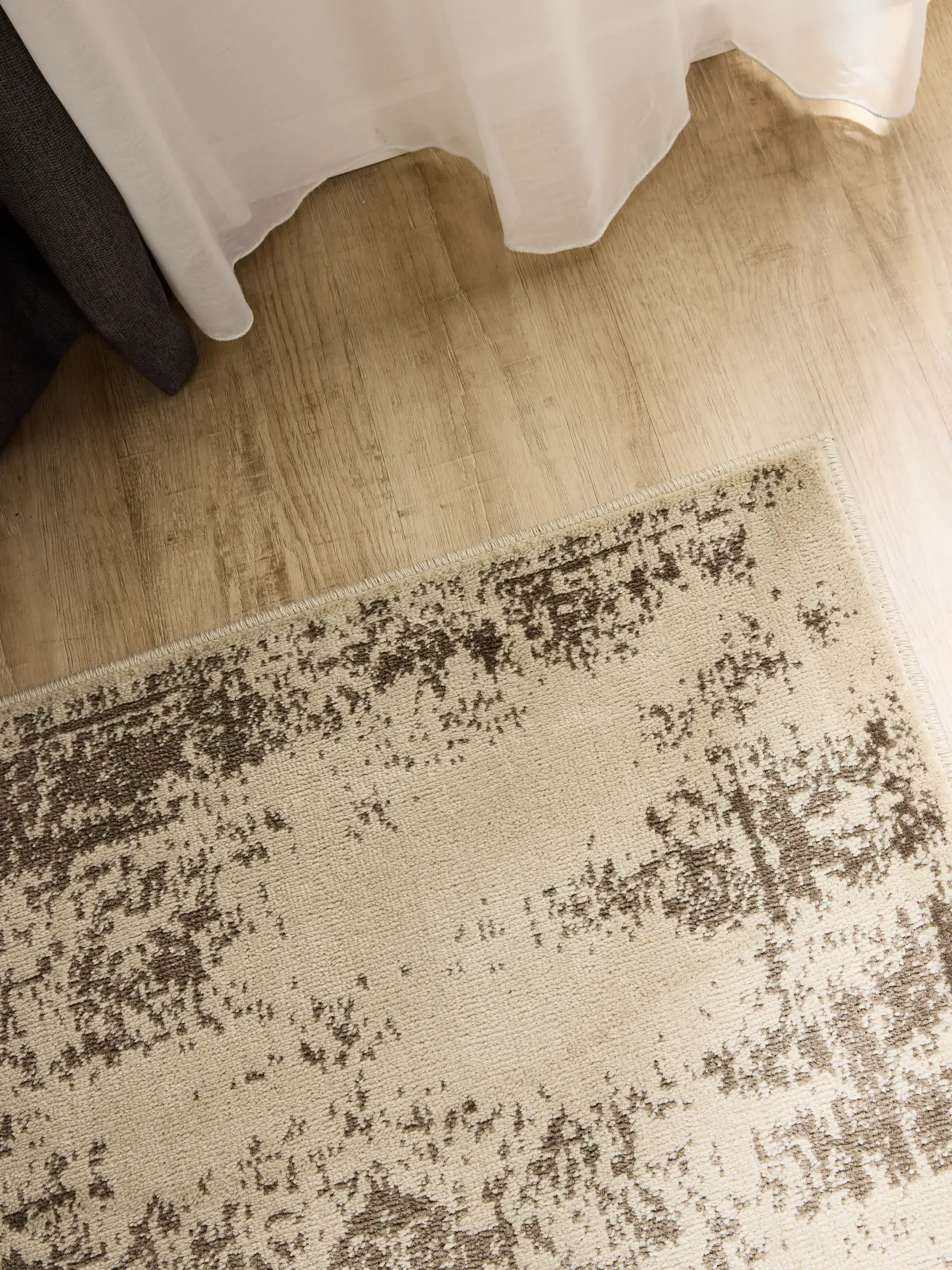 Rug made of 100% Polypropylen in Beige with a 100% Polypropylen high pile by benuta Basic