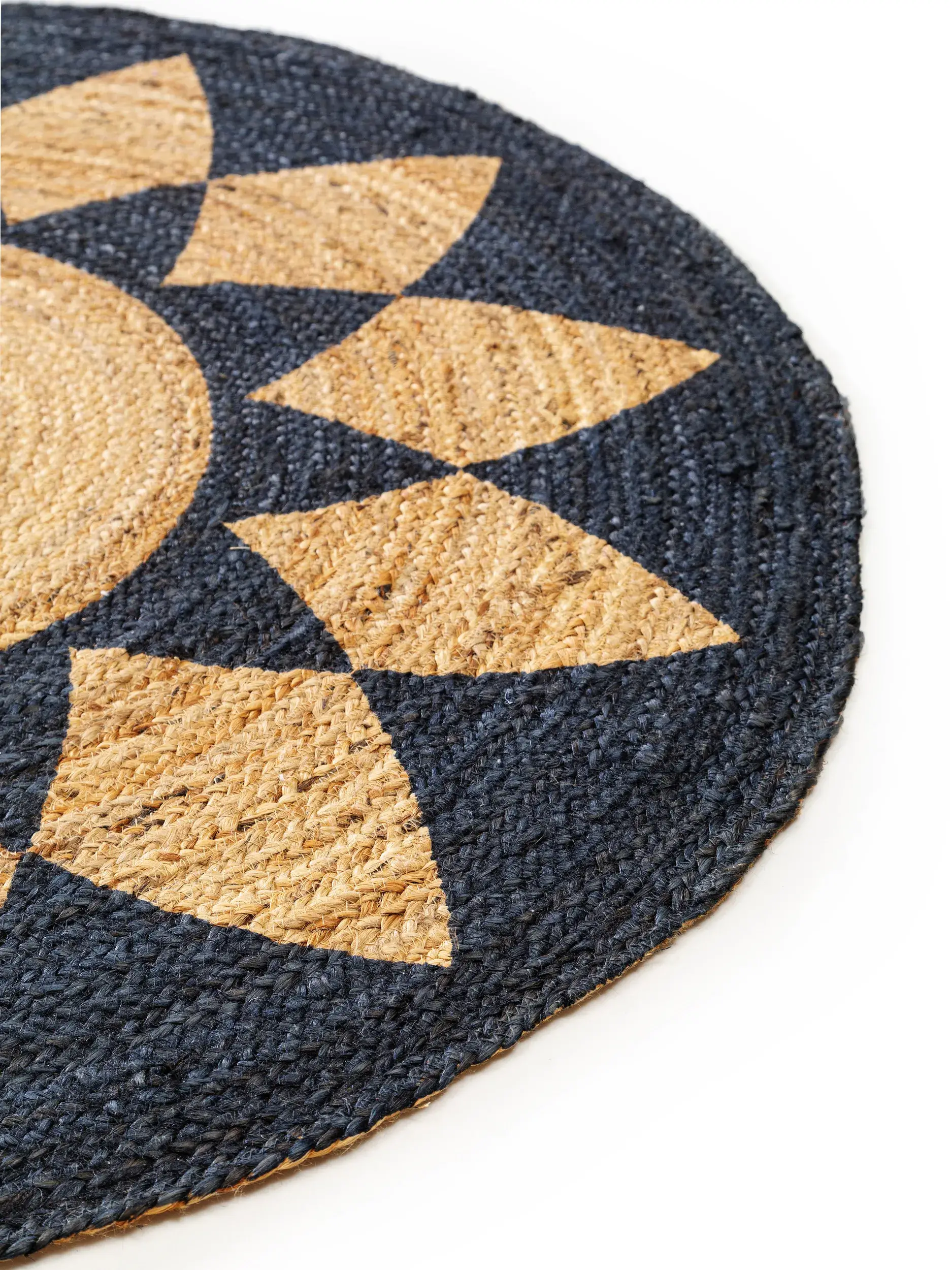 Alfombra de 100% Yute en Negro con un pelo de {{Placeholder_Pile Height}} de altura de benuta pure
