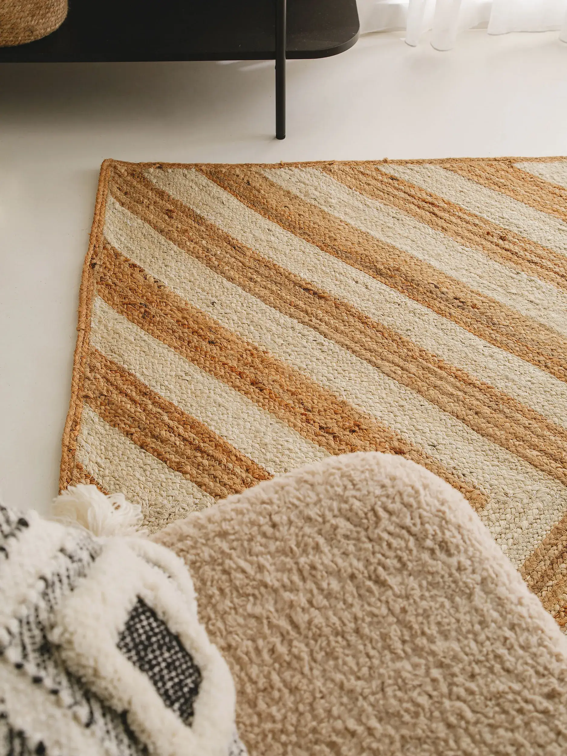 Teppich Britt aus 100% Jute in Weiß von benuta Pop