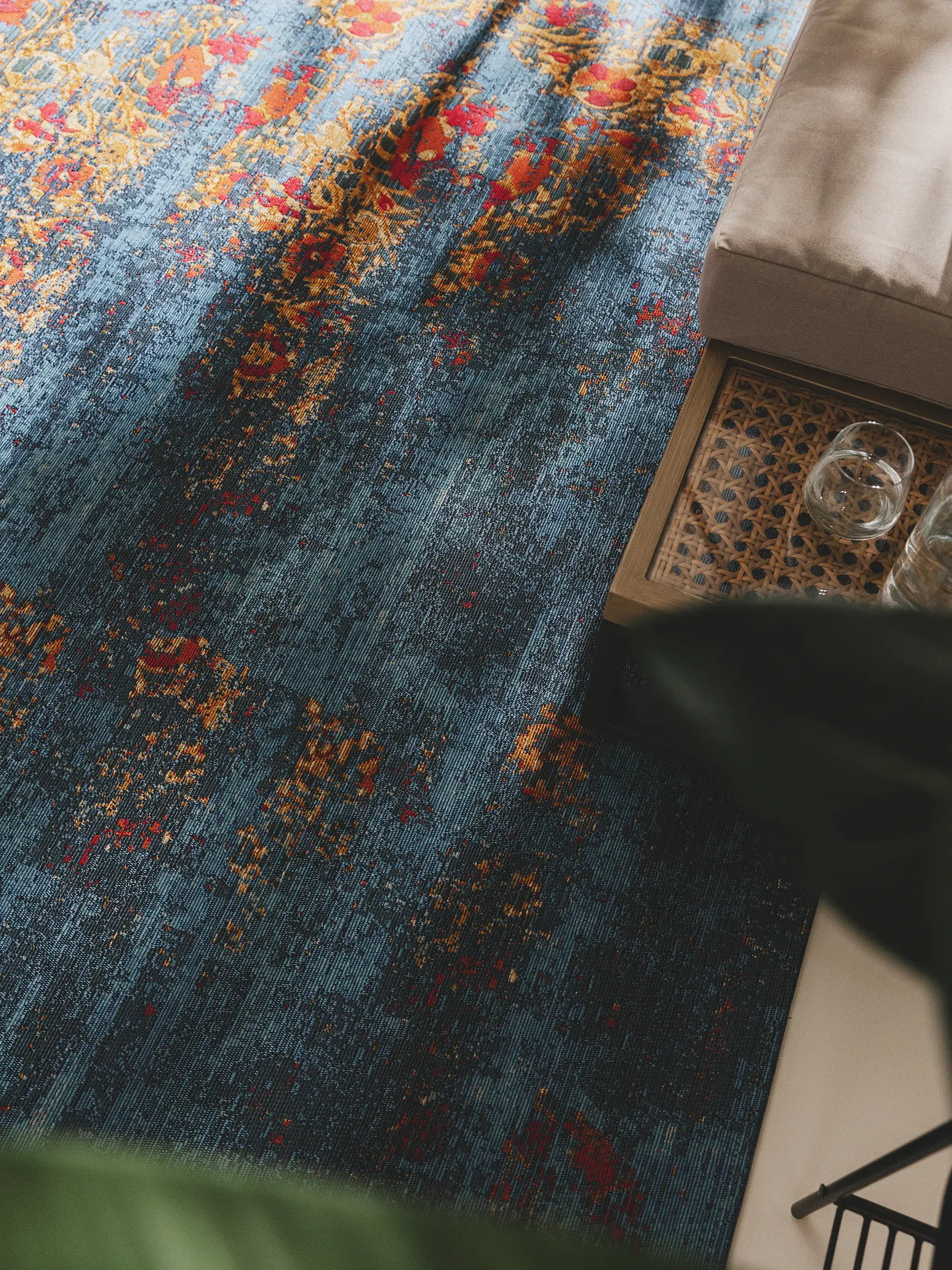 Teppich Artis aus 76% Polypropylen, 23% Polyester, 1% Latex in Multicolor von benuta Nest