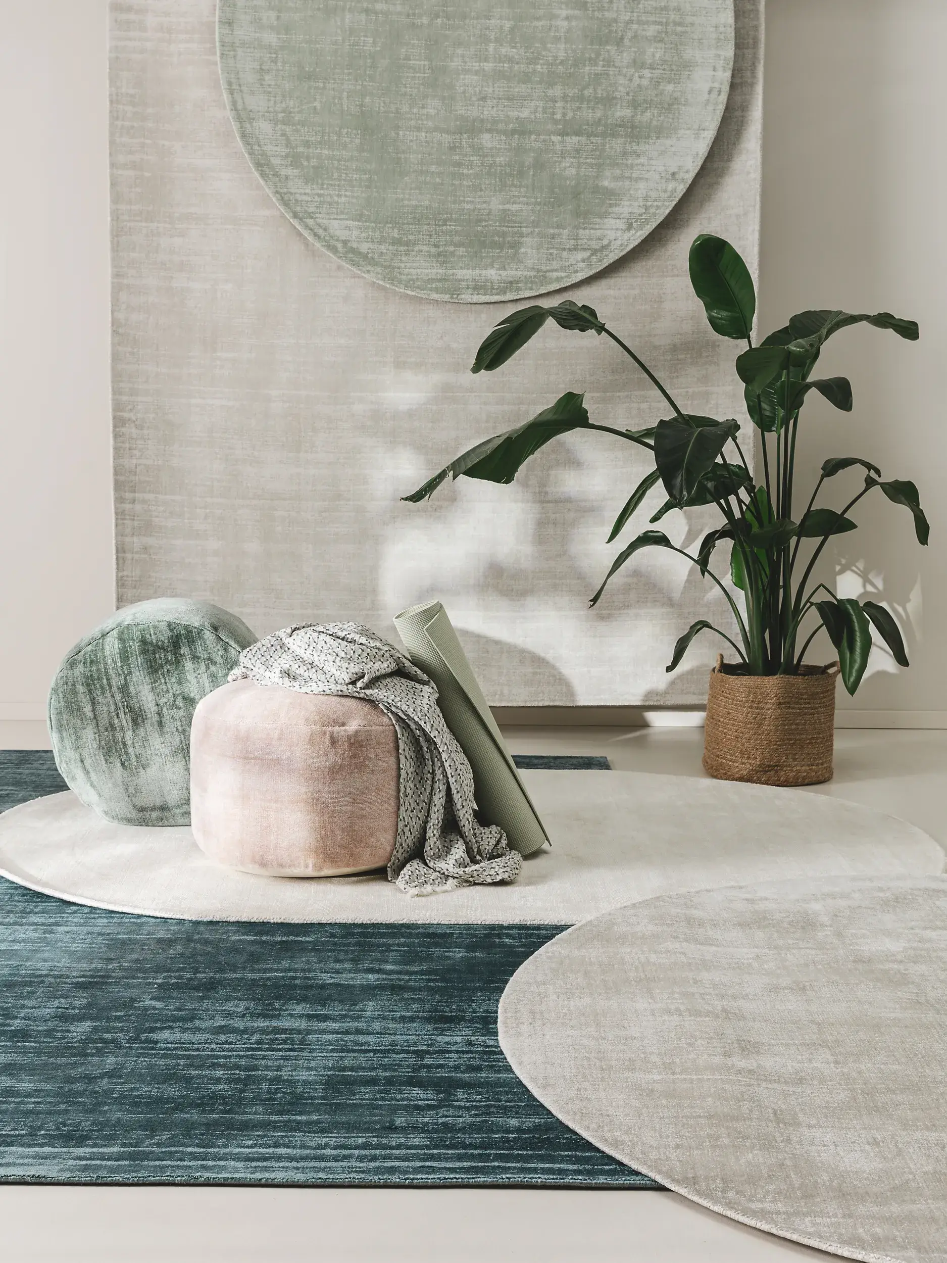 Teppich aus 100% Viskose in Beige mit 100% Viskose hohem Flor von benuta Pure
