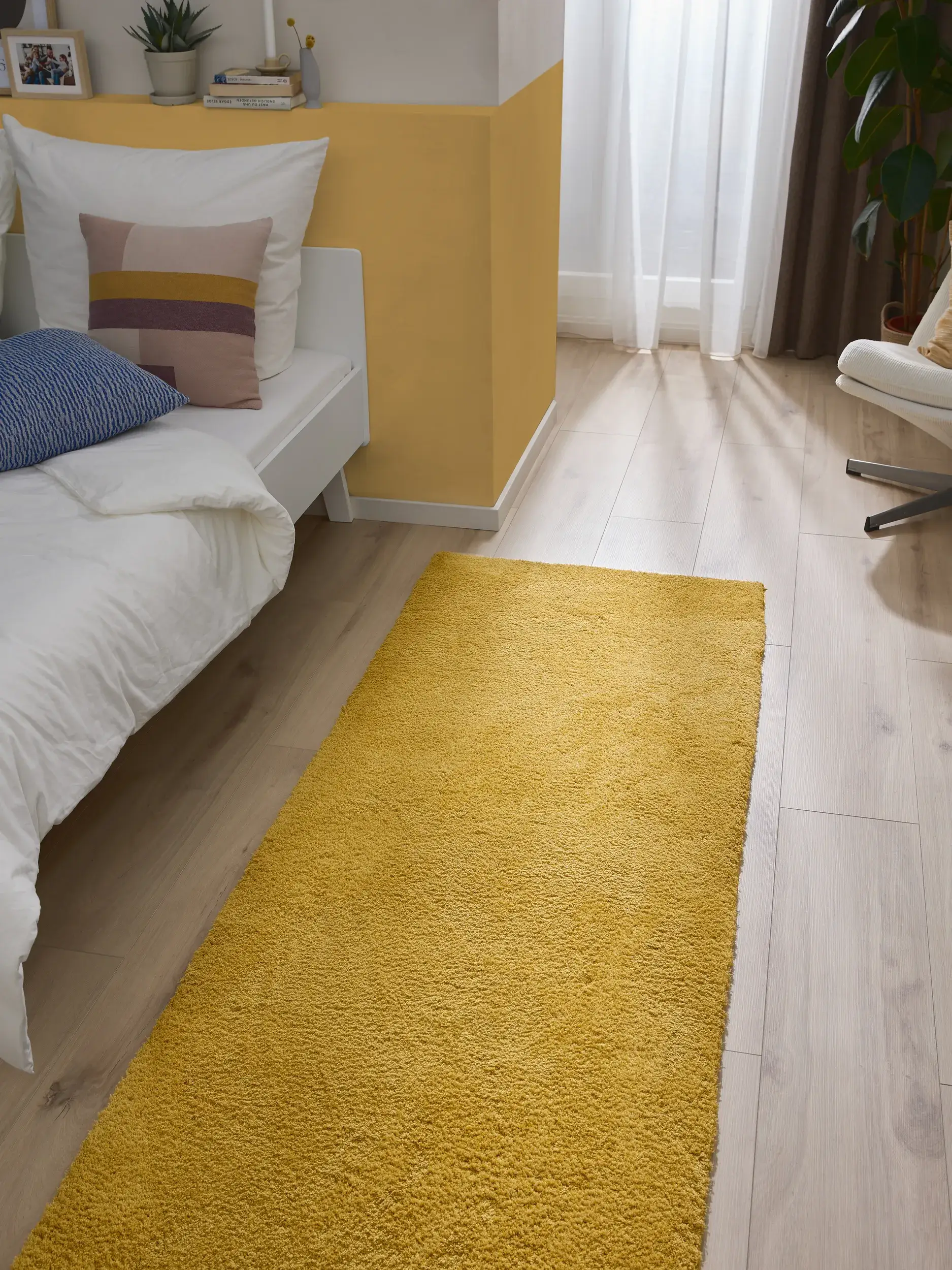Teppich aus 100% Polyester in Gelb mit 100% Polyester hohem Flor von benuta Nest