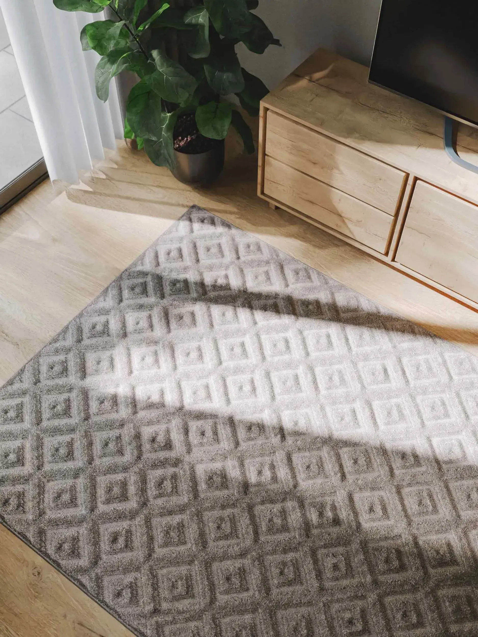 Matto 100% Polypropylena värissä Grau 100% Polypropylen korkealla nukalla merkiltä benuta Basic