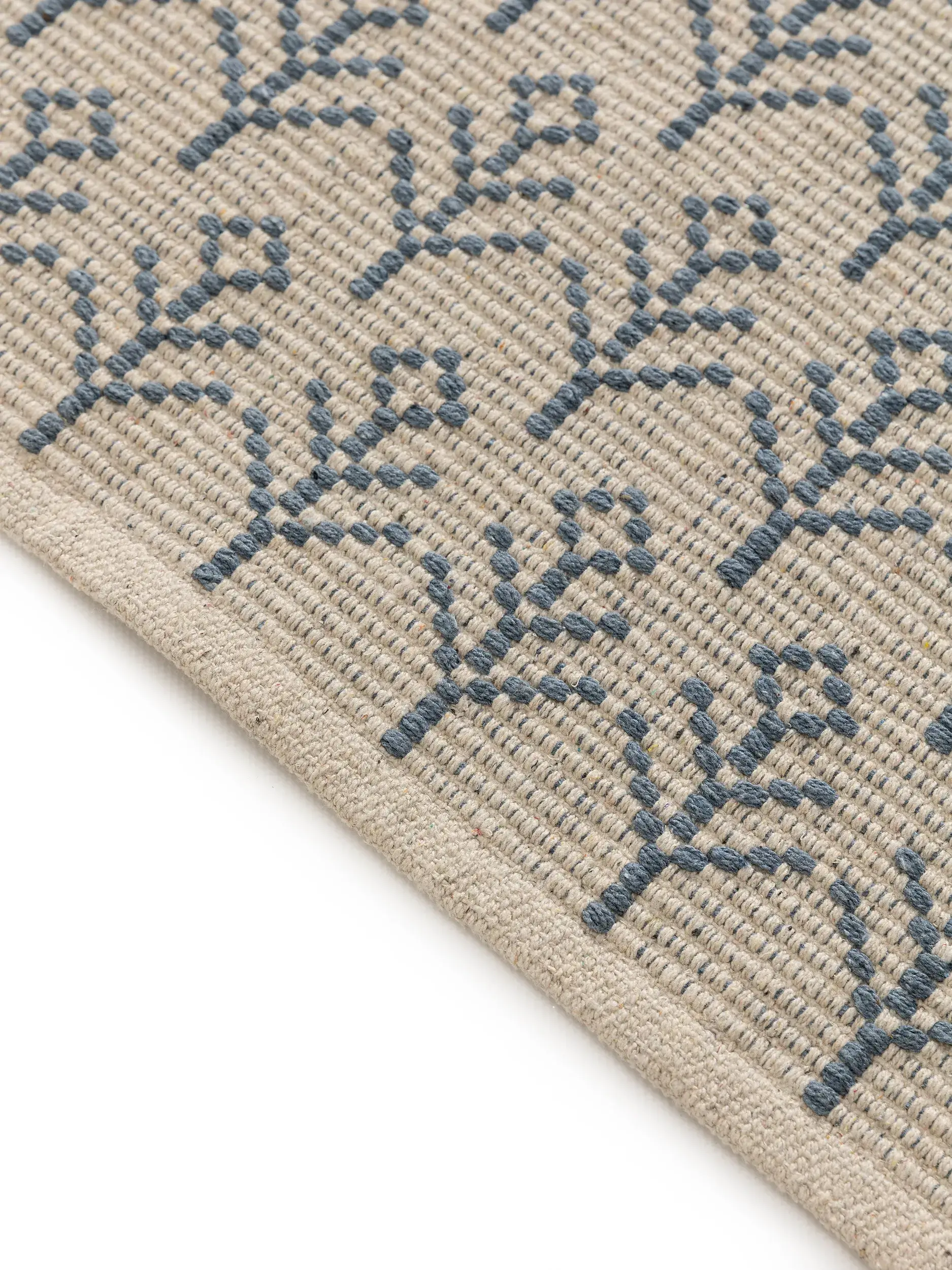 Tappeto di 60% Cotone (riciclato), 40% Poliestere in Azzurro con pelo alto 60% Cotone (riciclato), 40% Poliestere da Lytte