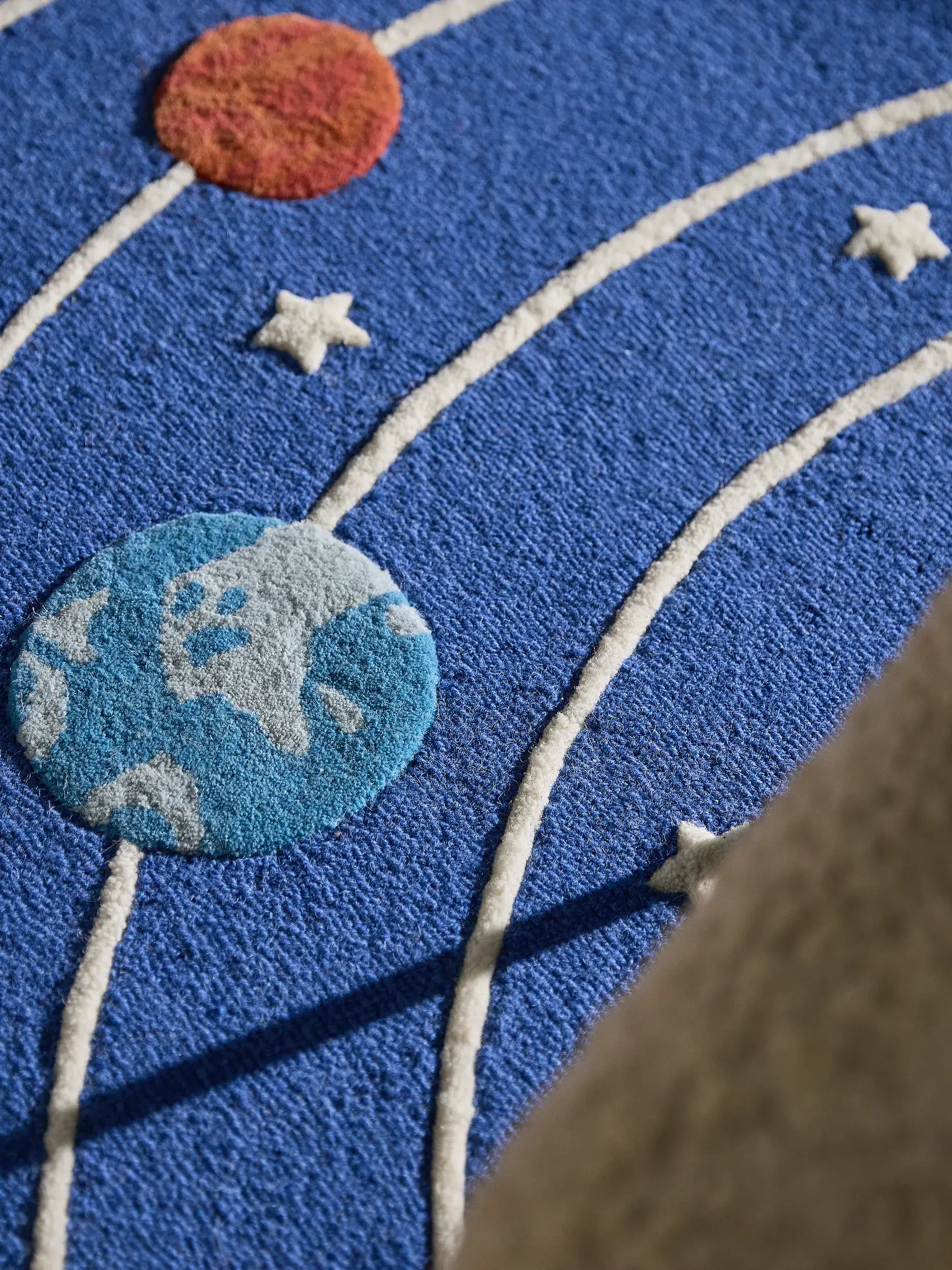 Rug made of 100% Wool in Blue with a 100% Wool high pile by Lytte