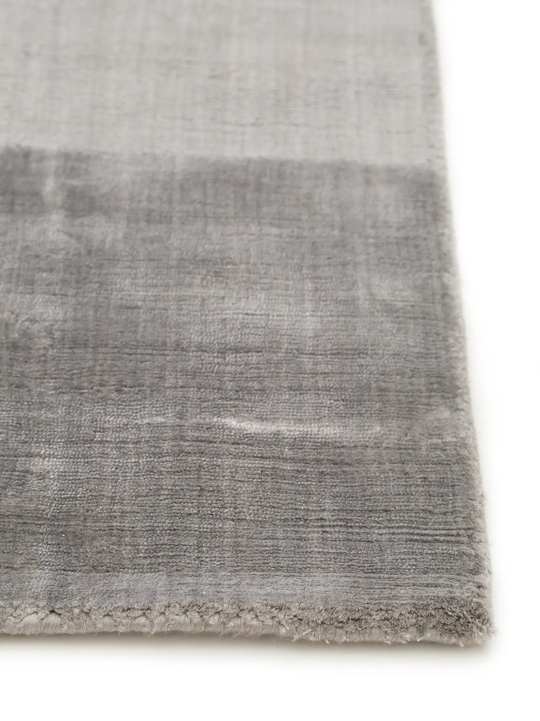 Vloerkleed Hudson van 100% Viscose in Grijs van benuta pure