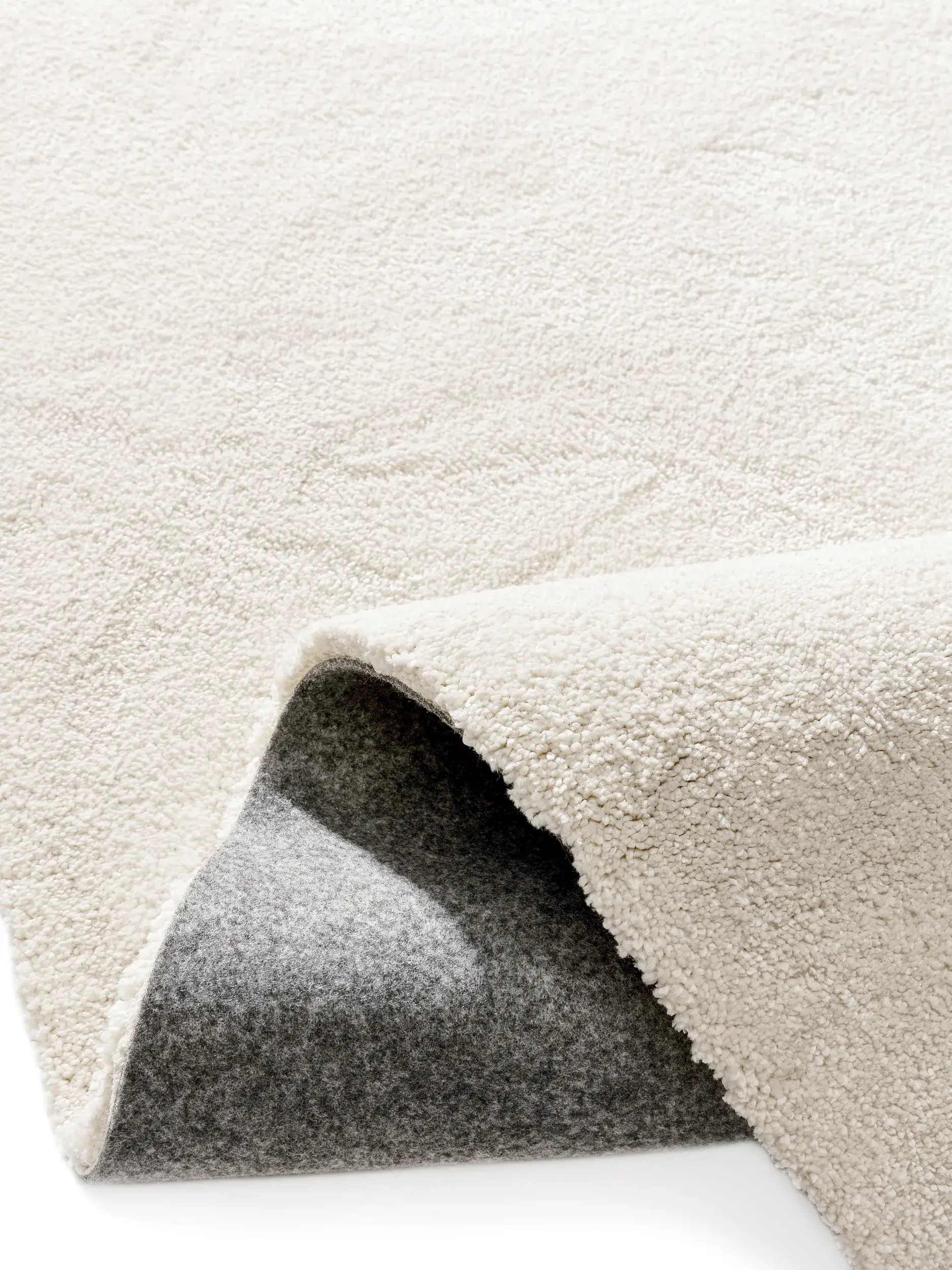 Rug made of 100% Polypropylen in Weiß with a 100% Polypropylen high pile by benuta Nest