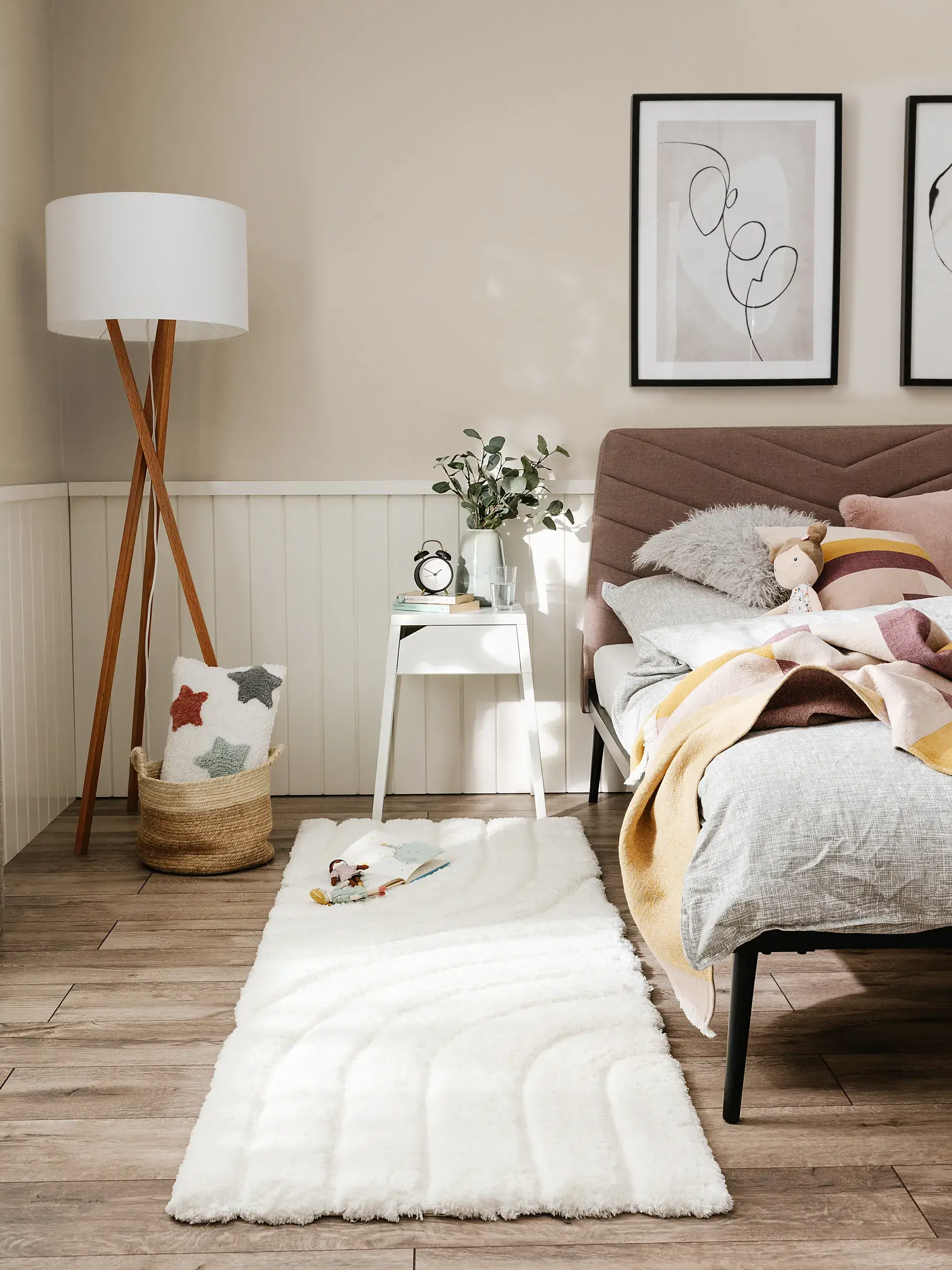 Rug made of 100% Polyester in Beige with a 100% Polyester high pile by benuta Nest