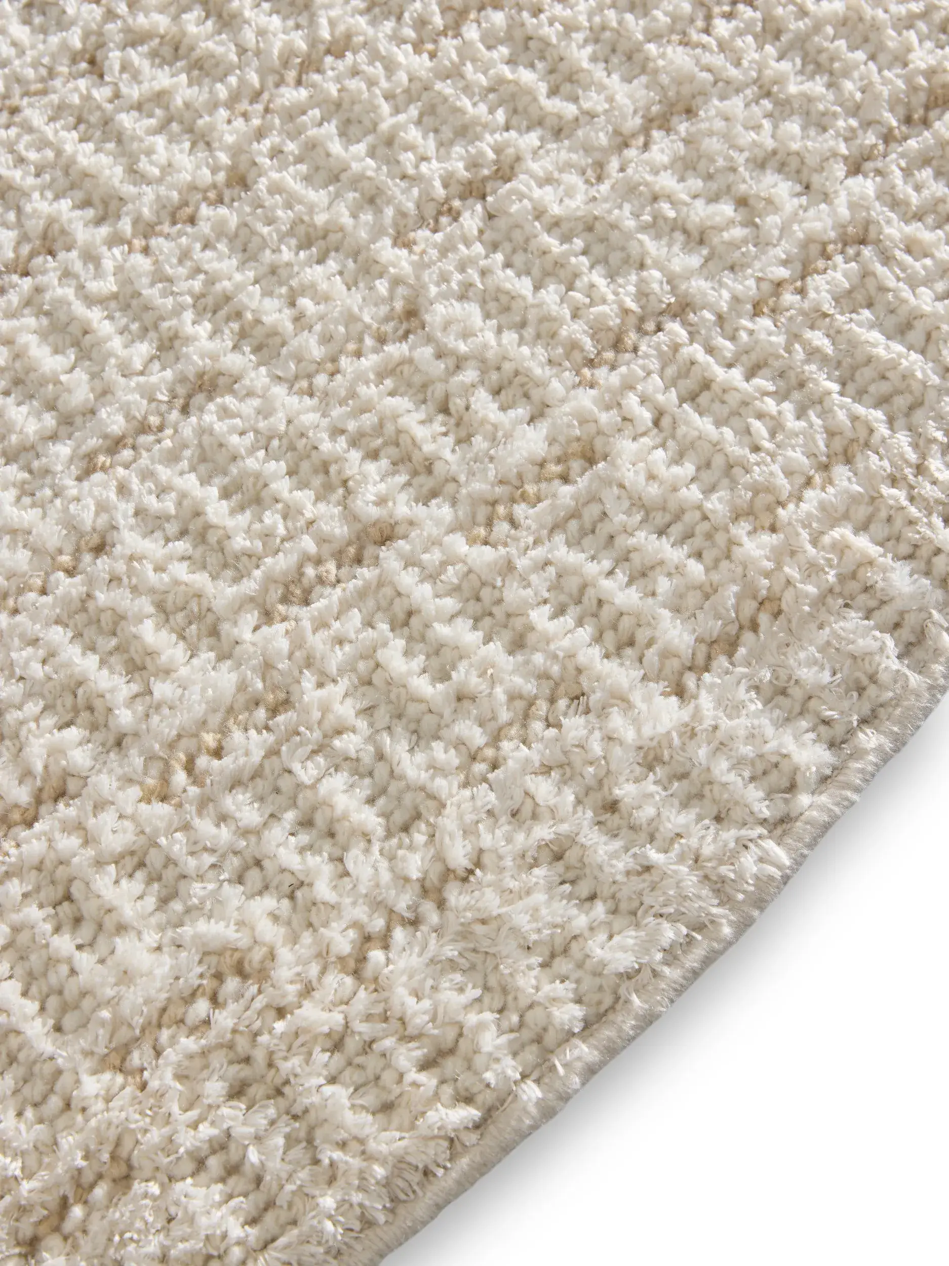 Teppich aus 100% Polyester in Weiß mit 100% Polyester hohem Flor von benuta Nest
