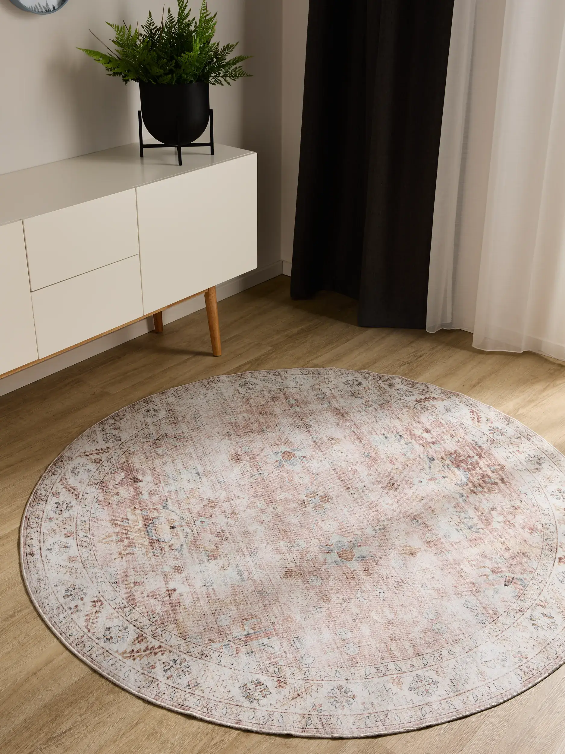 Rug made of 100% Polyester in Pink with a 100% Polyester high pile by benuta Basic