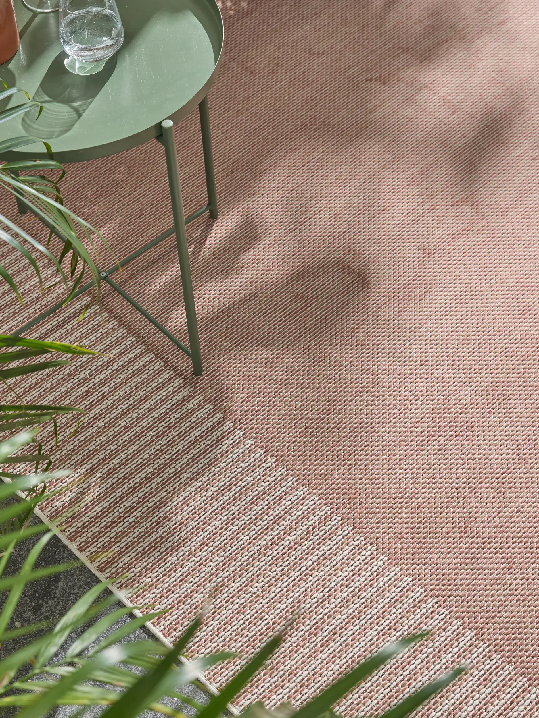 Teppich aus 100% Polypropylen in Braun mit 100% Polypropylen hohem Flor von benuta Nest