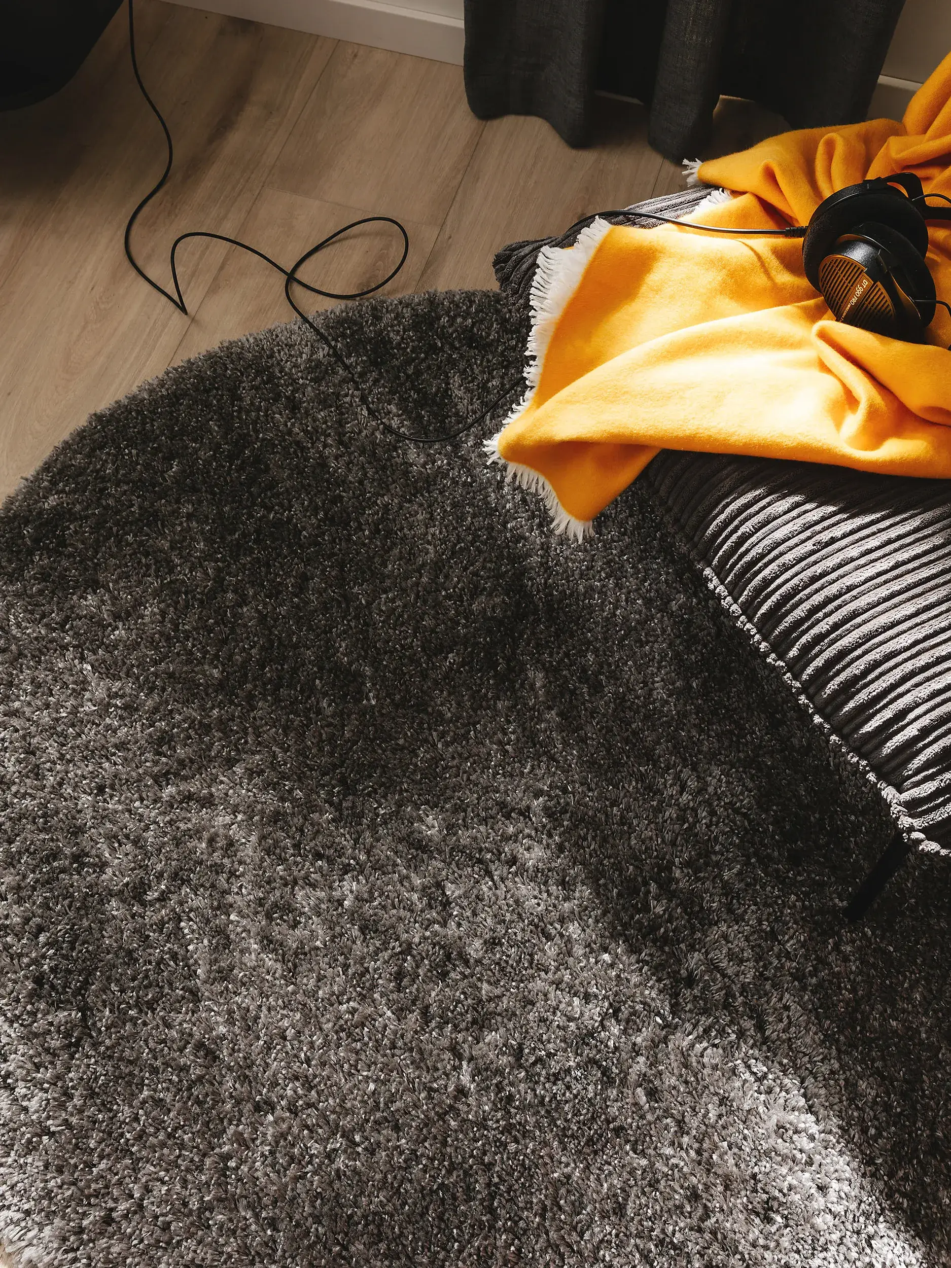Teppich aus 100% Polypropylen in Grau mit 100% Polypropylen hohem Flor von benuta Pop