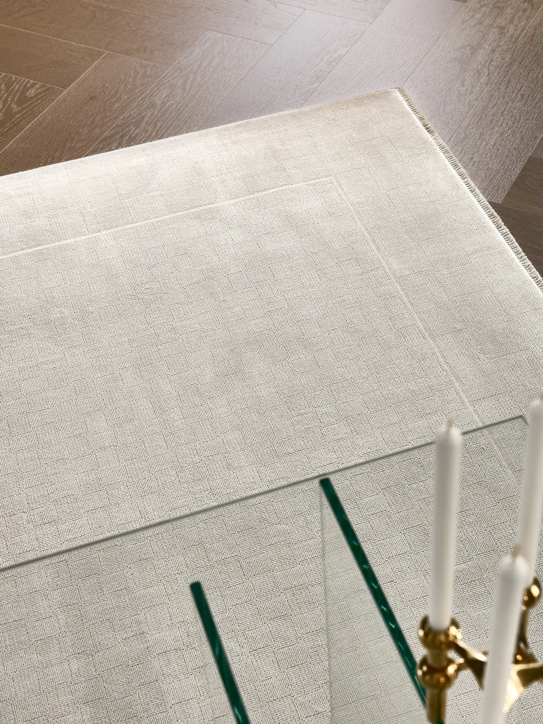Teppich aus 60% Viskose, 40% Polyacryl (Chenille) in Beige mit 60% Viskose, 40% Polyacryl (Chenille) hohem Flor von benuta Finest