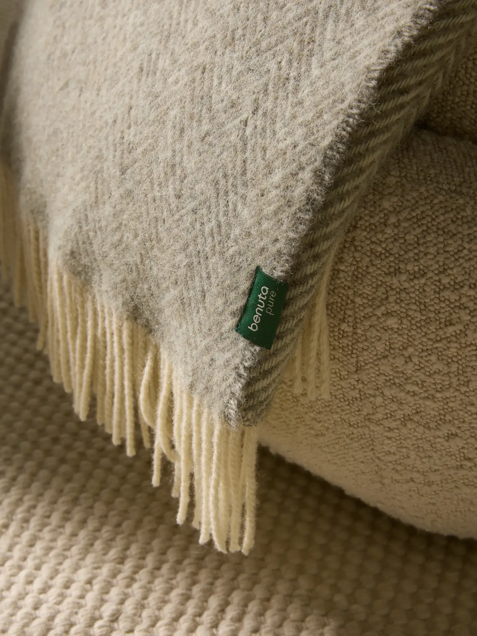 Wolldecke Bianca Grau von benuta Pure