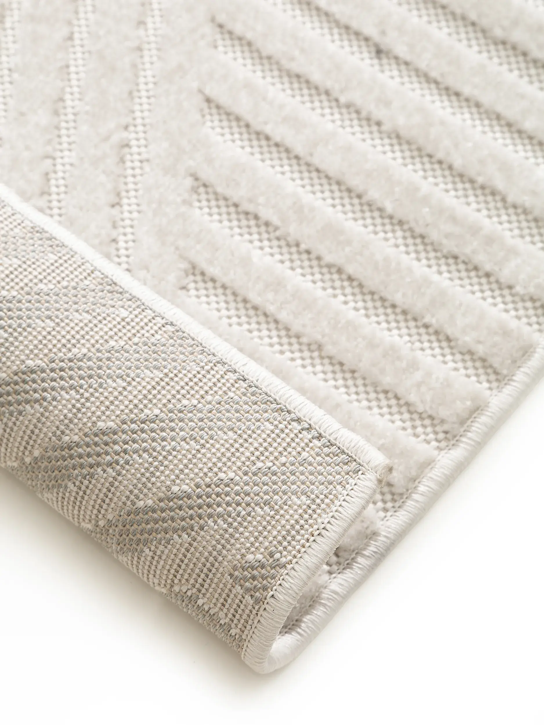 Teppich aus 100% Polypropylen in Weiß mit 100% Polypropylen hohem Flor von benuta Pop