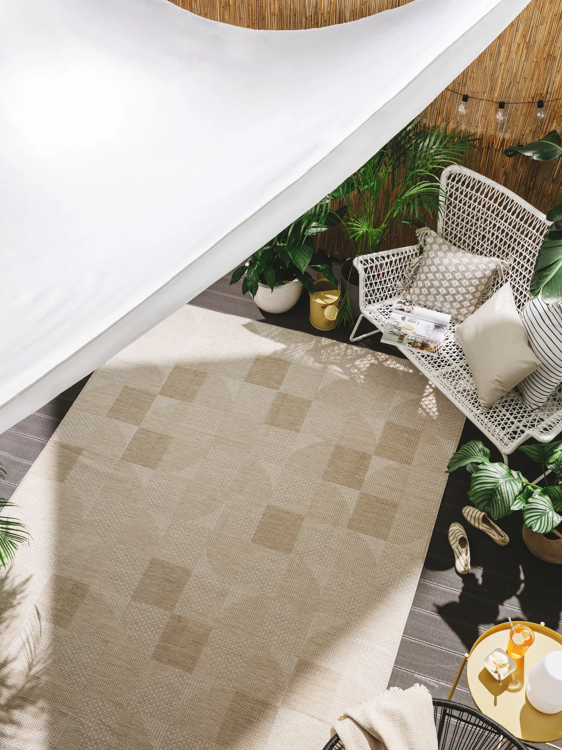 Teppich aus 100% Polypropylen in Weiß mit 100% Polypropylen hohem Flor von benuta Nest