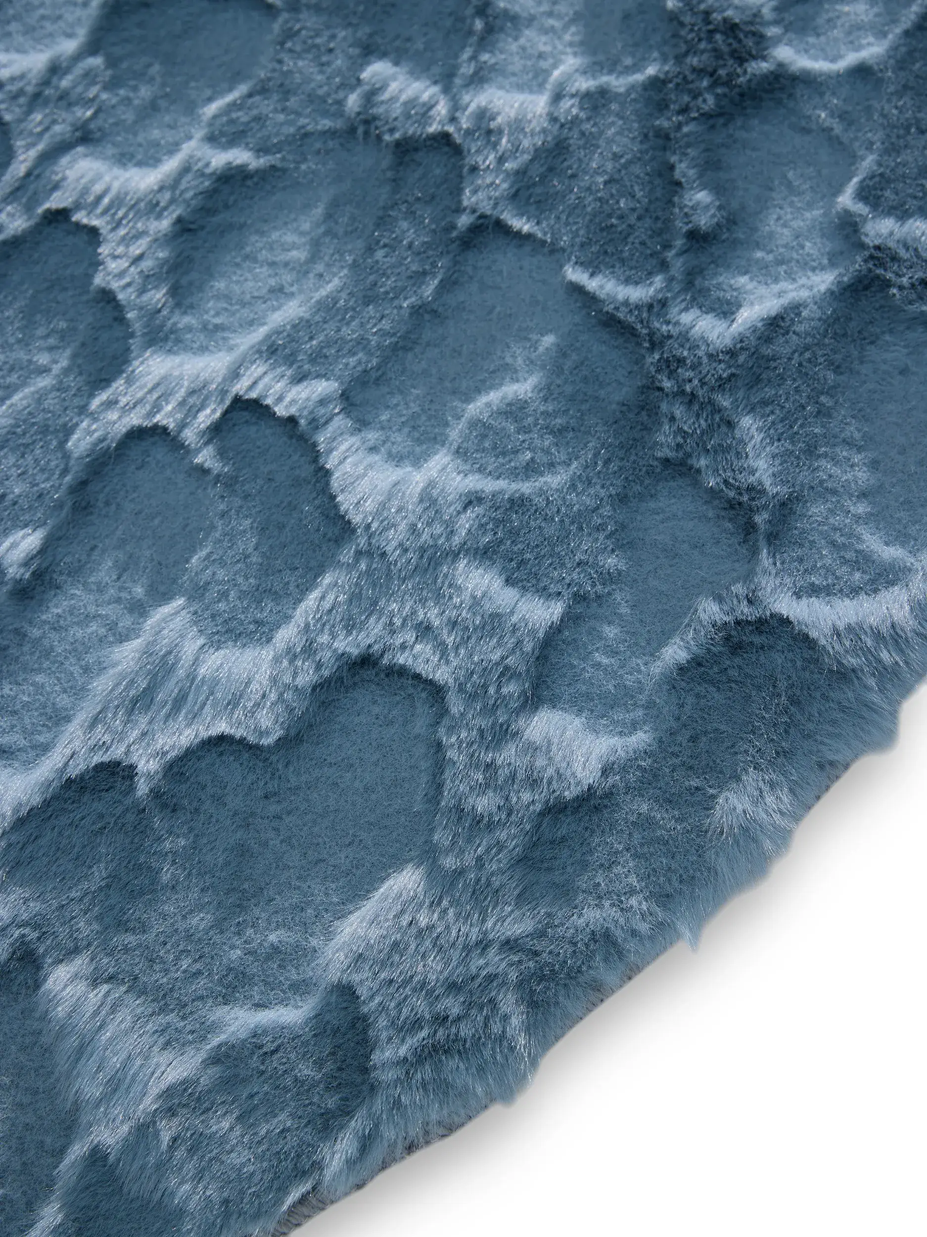 Rug made of 100% Polyester in Blau with a 100% Polyester high pile by benuta Pop