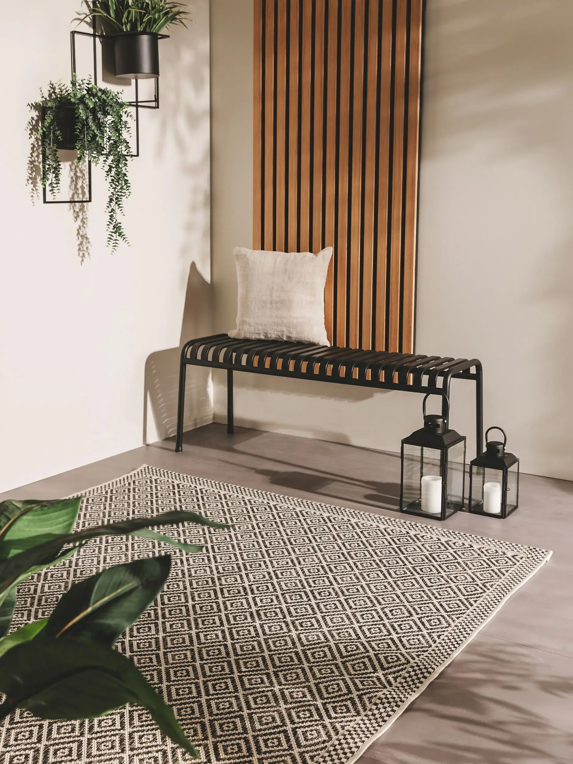 Tapis en 100% Polypropylène en Noir/Blanc avec une pile de 100% Polypropylène de hauteur de benuta nest