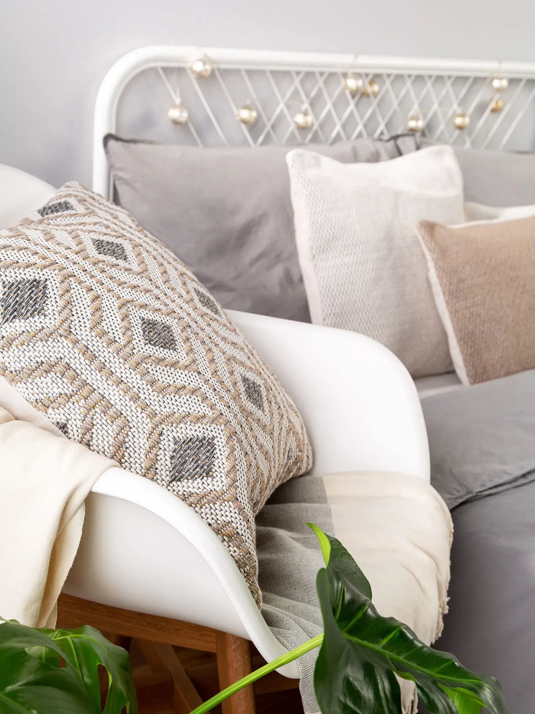 Kissenbezug Palma Taupe i Geometrisch-design laget av 100 % bomull fra benuta Nest