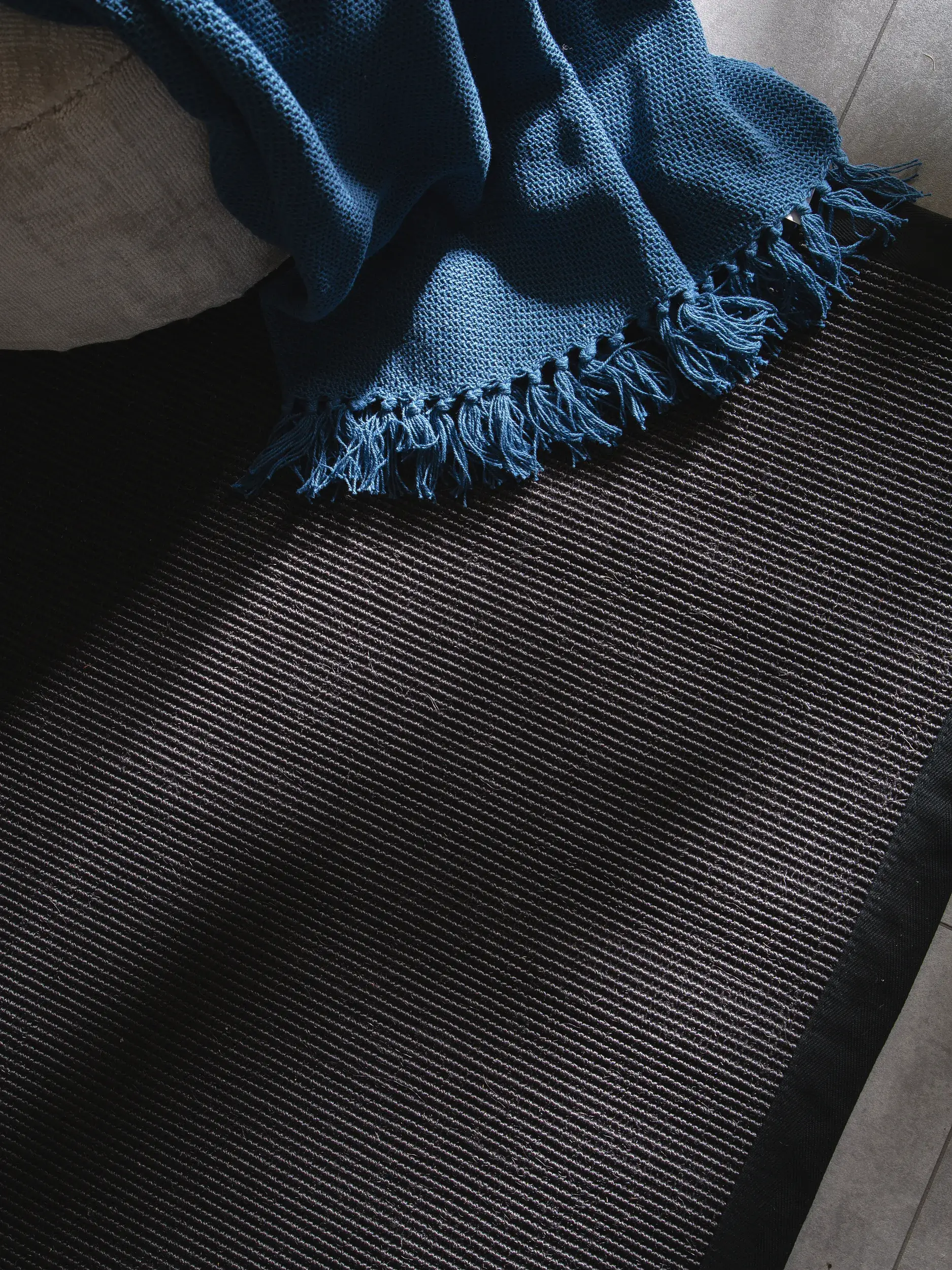 Tappeto di 100% Sisal in Nero con pelo alto 100% Sisal da benuta nest