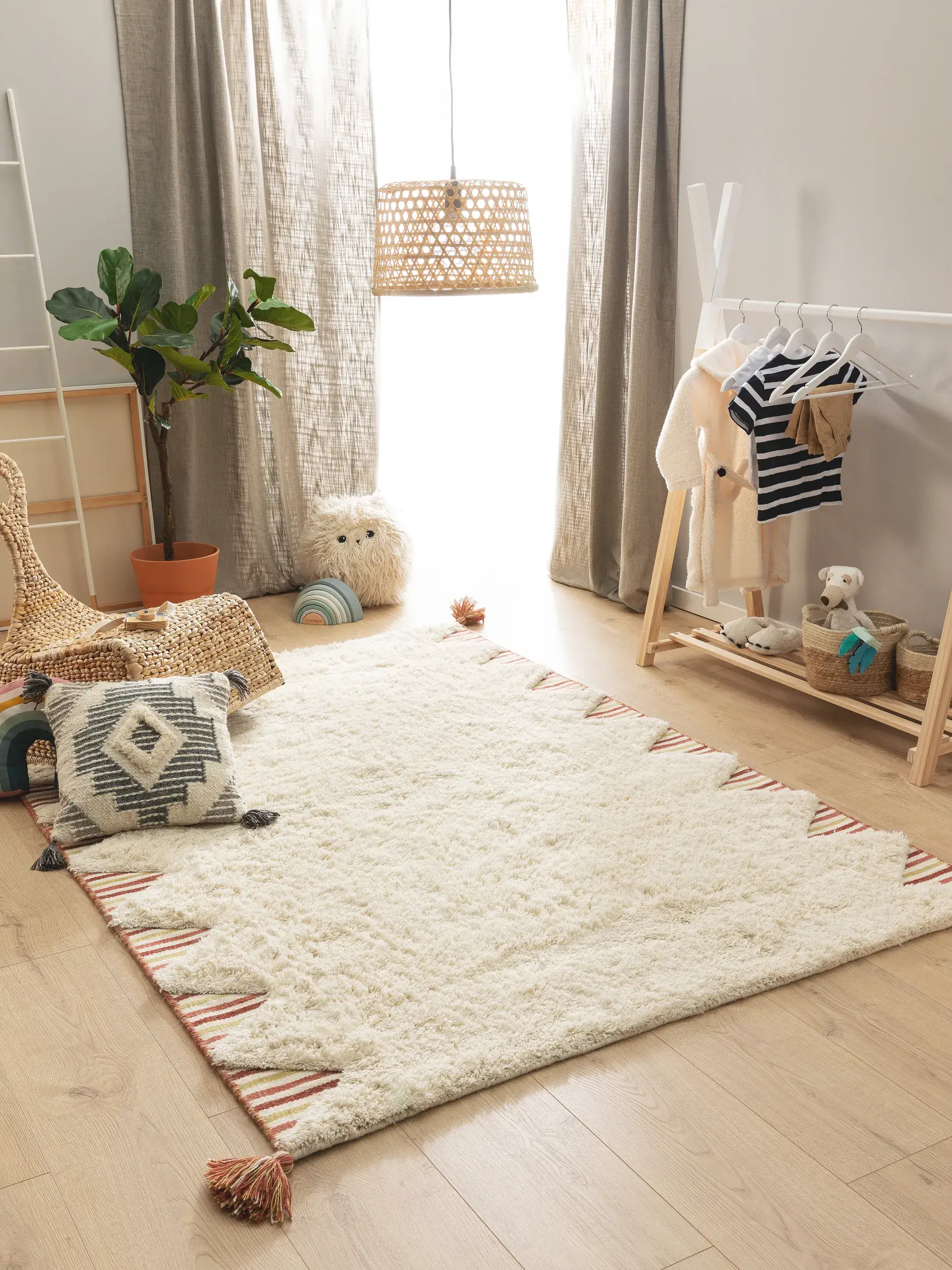Teppich aus 100% Wolle in Grau mit 100% Wolle hohem Flor von Lytte