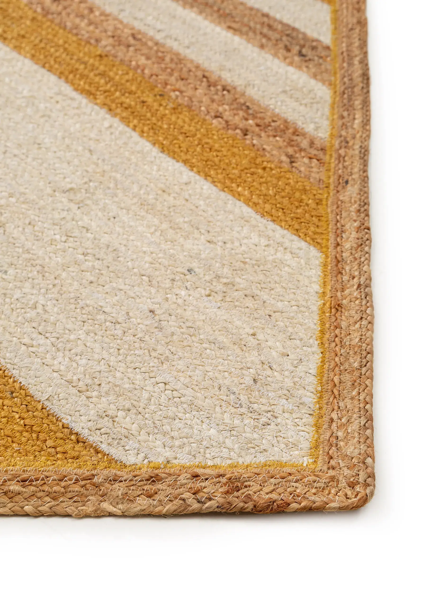 Matto 100% Jutea värissä Beige 100% Jute korkealla nukalla merkiltä Lytte