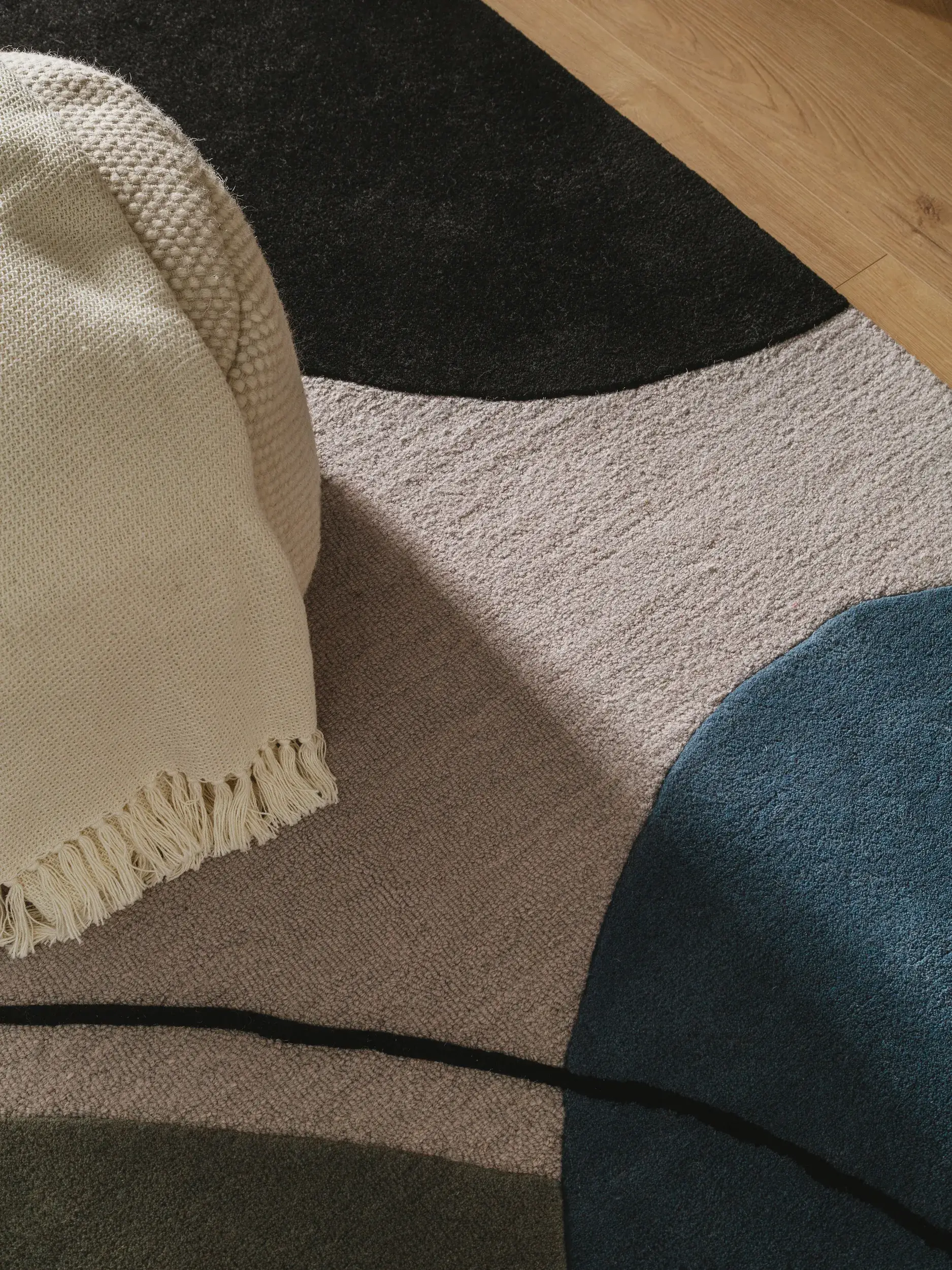 Teppich aus 85% Wolle, 15% Viskose in Multicolor mit 85% Wolle, 15% Viskose hohem Flor von benuta Pure