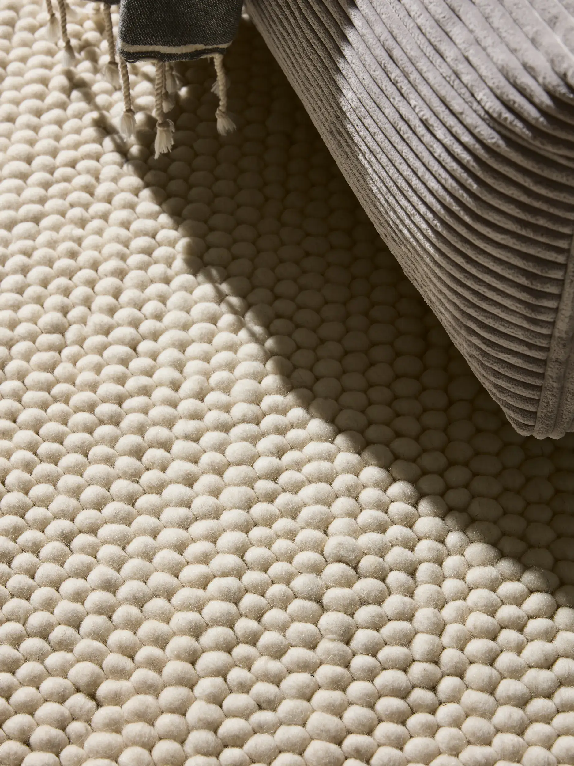 Teppich aus 70% Wolle, 30% Polyester in Beige mit 70% Wolle, 30% Polyester hohem Flor von benuta Pure