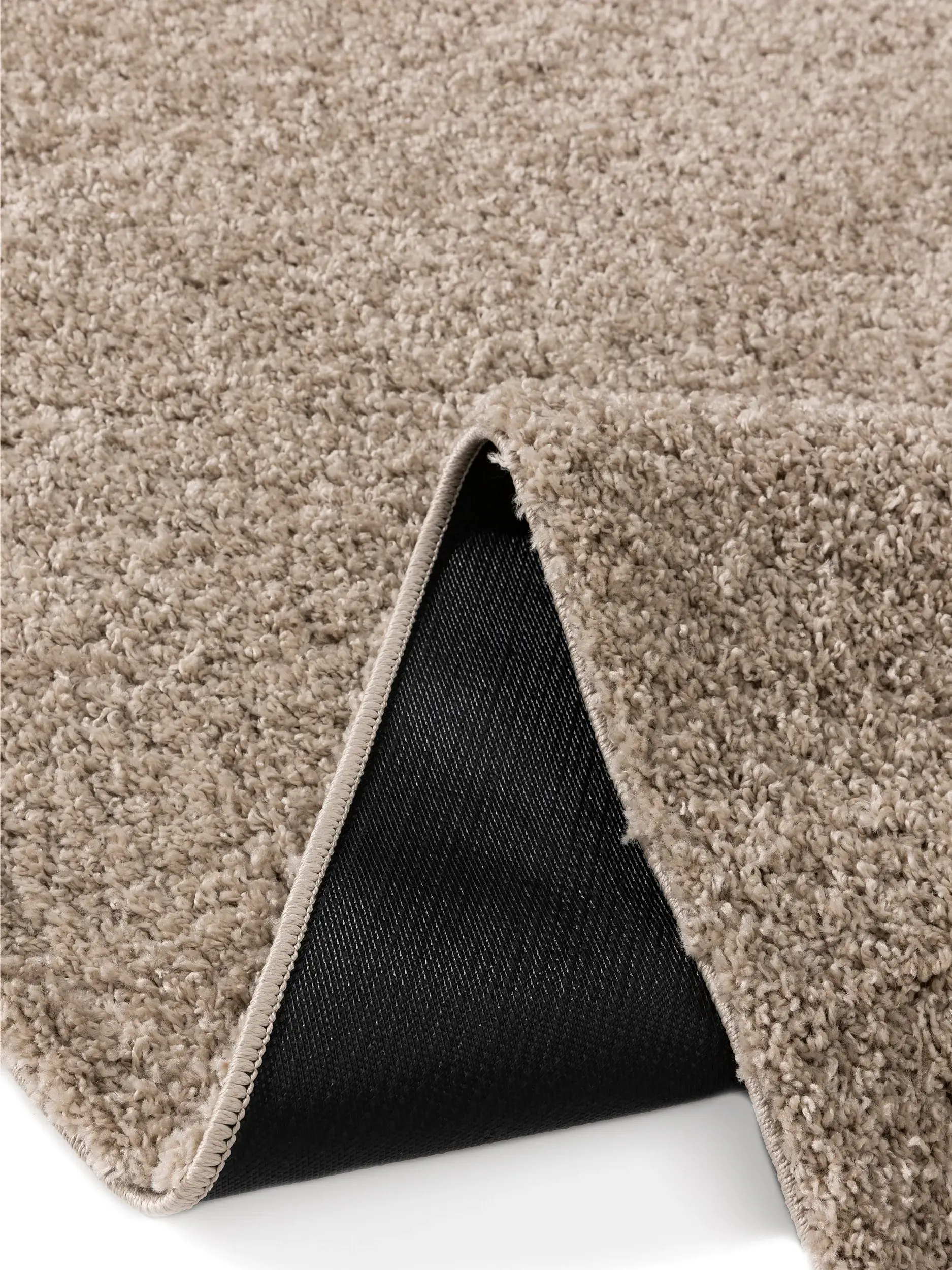 Teppe av 100% Polypropylen i Beige med 100% Polypropylen høy lugg fra benuta Basic