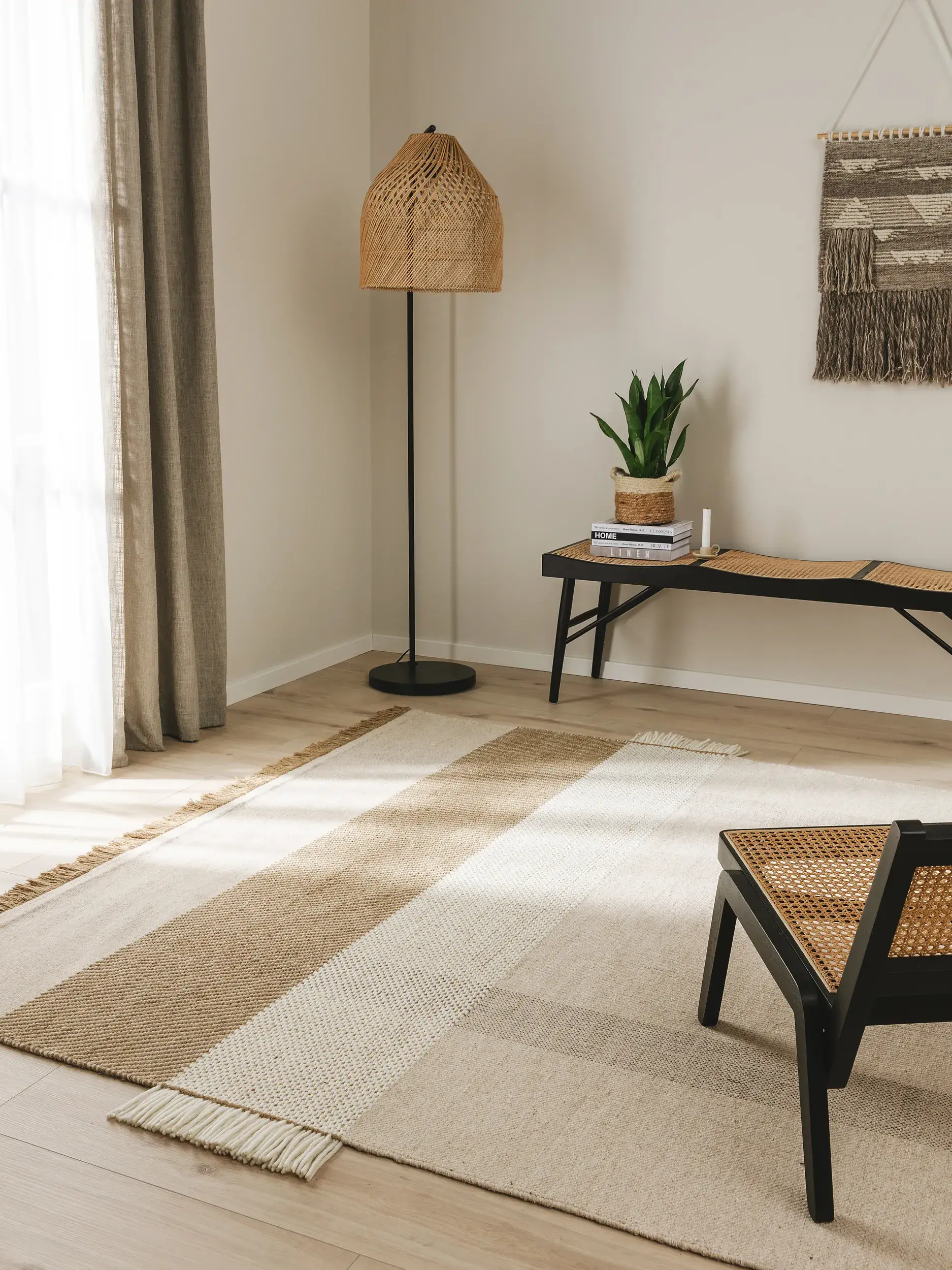 Teppich aus 75% Wolle, 20% Baumwolle, 5% Polyamide in Beige mit 75% Wolle, 20% Baumwolle, 5% Polyamide hohem Flor von benuta Pure
