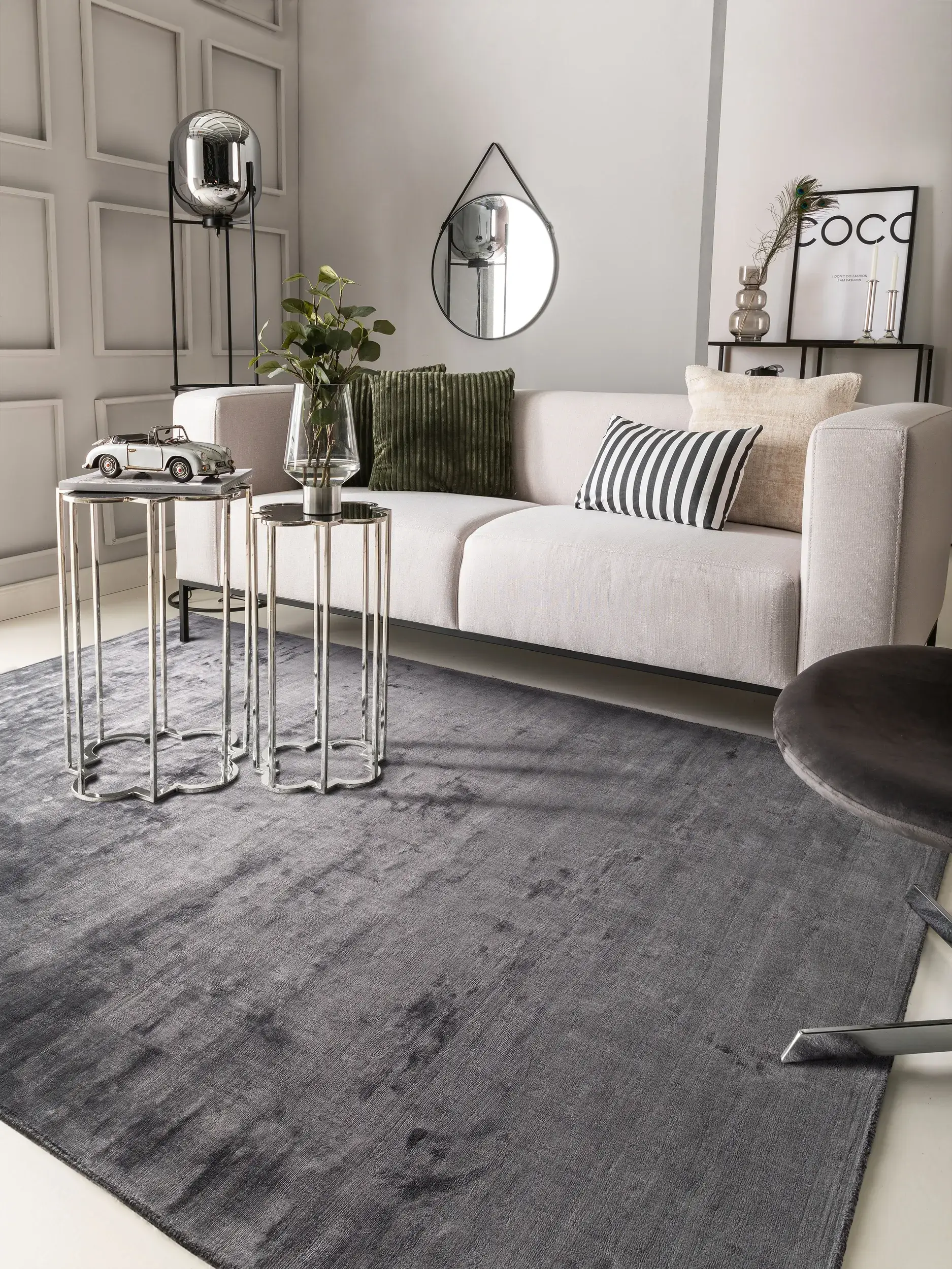 Vloerkleed Nela van 100% Viscose in Grijs van benuta pure