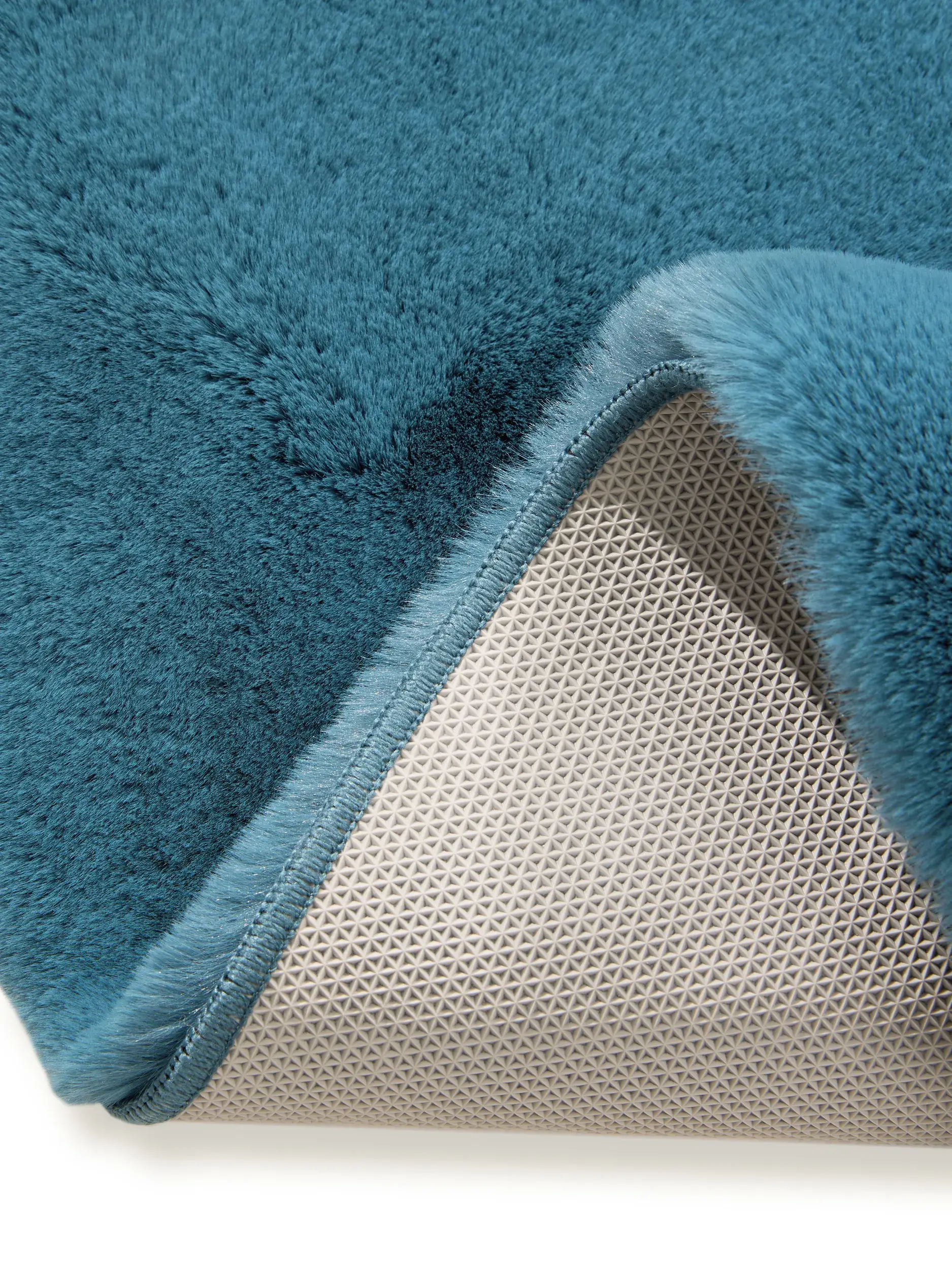 Rug Dave made of 100% Polyester in Turquoise by benuta Nest