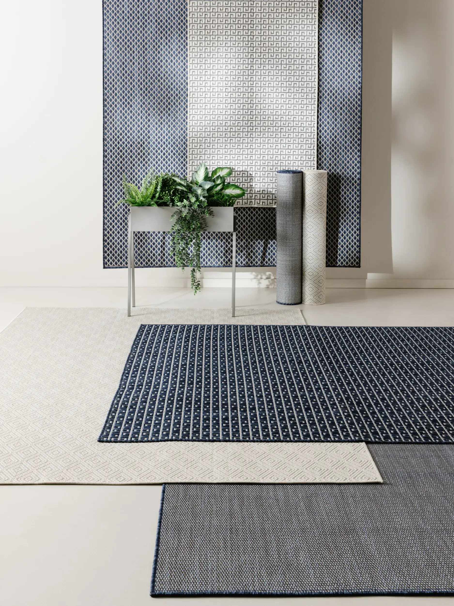 Rug made of 100% Polypropylen in Blue with a 100% Polypropylen high pile by benuta Basic