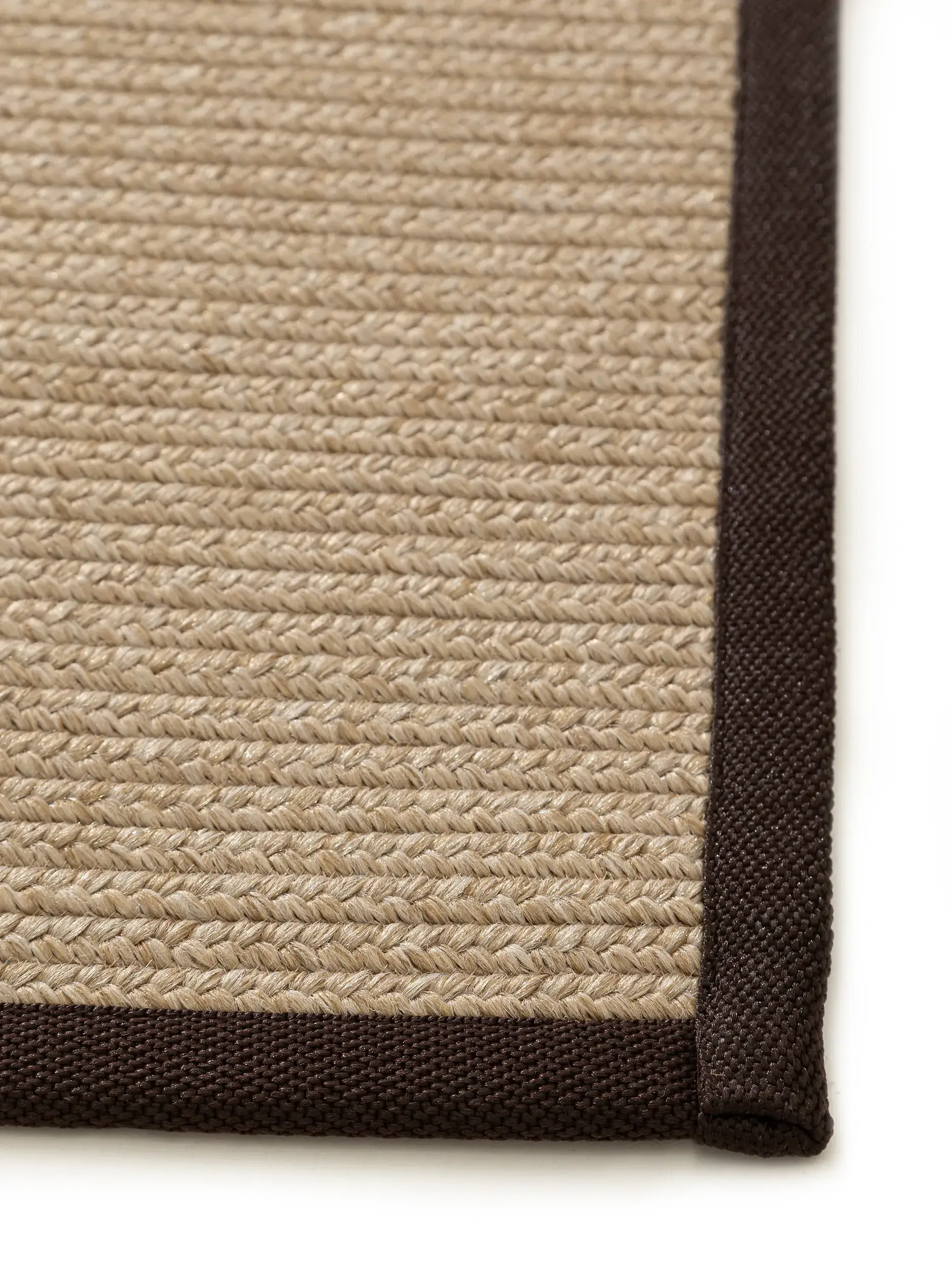 Matto 80% Polypropylen, 20% Polyestera värissä Beige 80% Polypropylen, 20% Polyester korkealla nukalla merkiltä benuta Nest