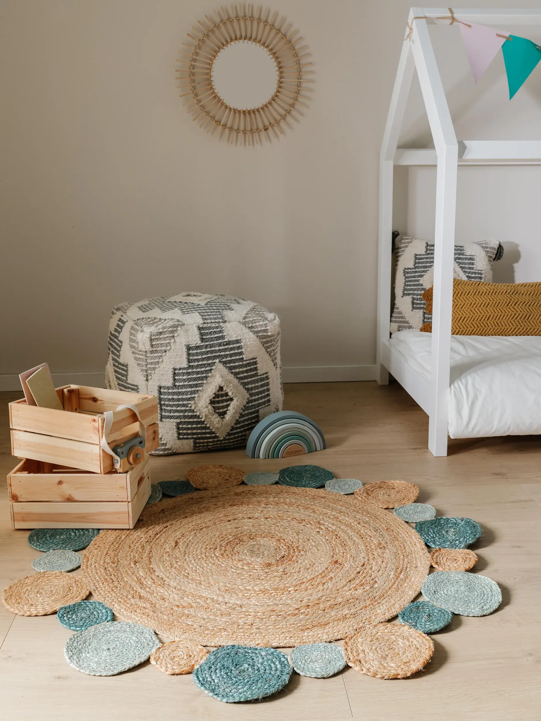 Teppich Bubbles aus 100% Jute in Türkis von Lytte