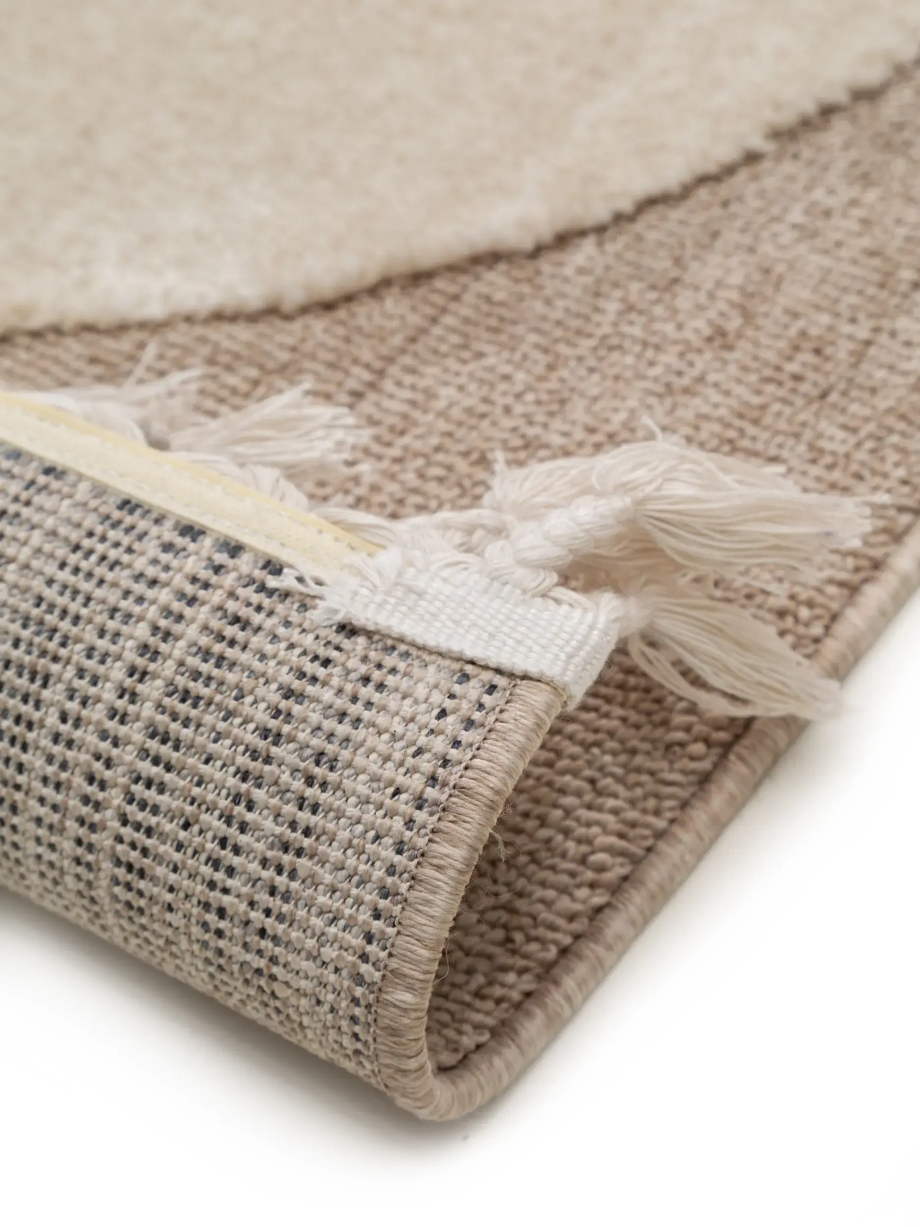 Tappeto di 100% Poliestere in Beige con pelo alto 100% Poliestere da Lytte