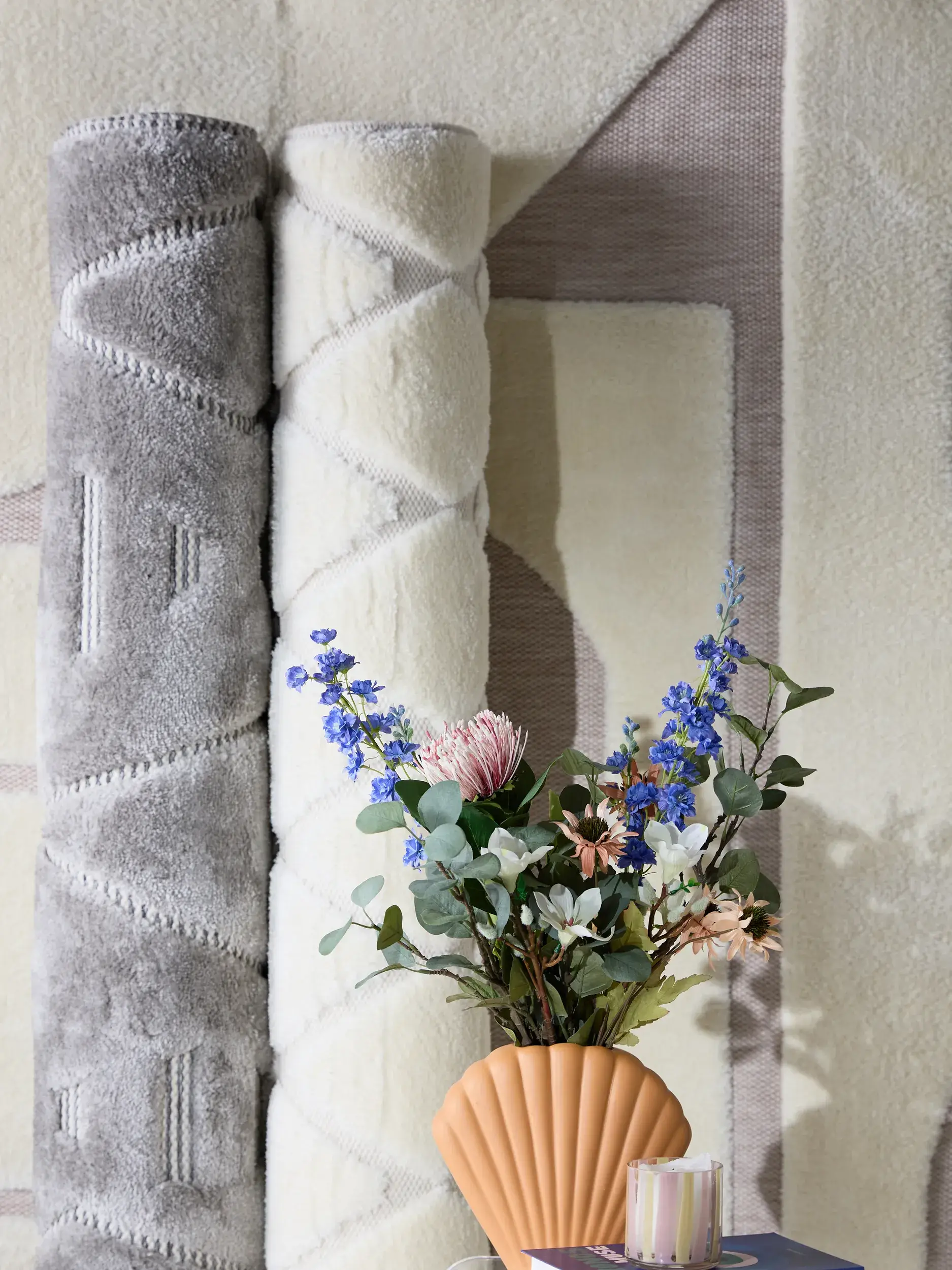 Rug made of 63% Polyester, 37% Polypropylen in White with a 63% Polyester, 37% Polypropylen high pile by benuta Pop