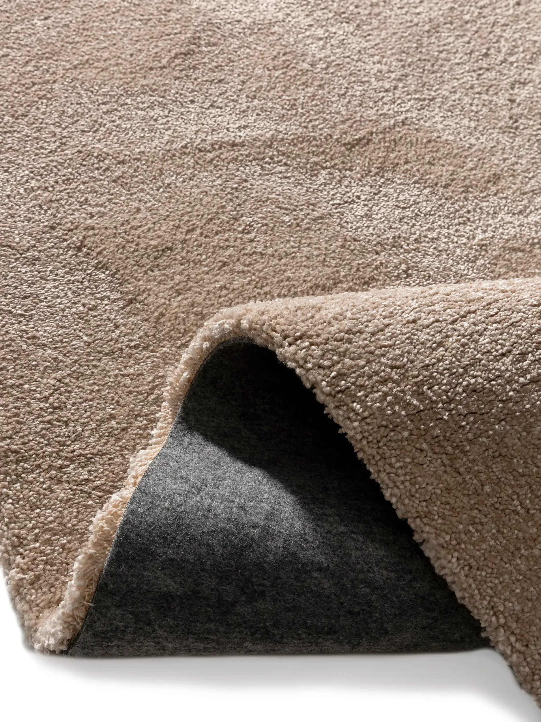 Rug made of 100% Polypropylen in Beige with a 100% Polypropylen high pile by benuta Nest