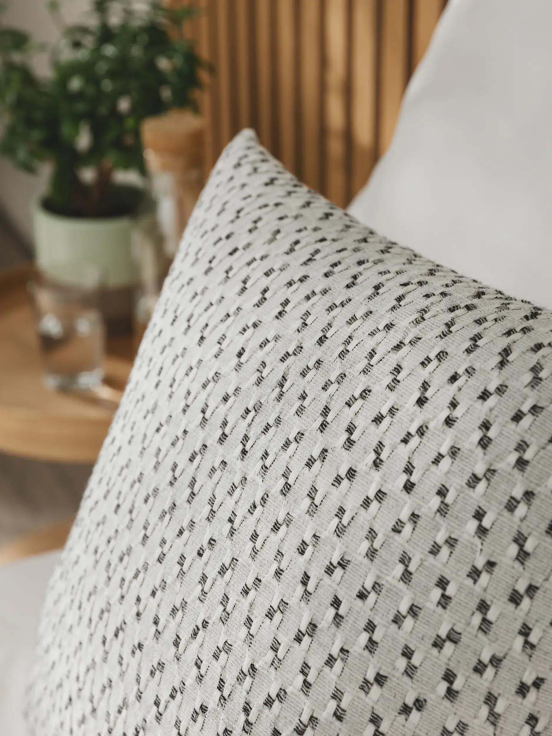 Kissenbezug Vanida Grau in Abstrakt design made of 50% Wool, 50% Cotton by benuta Pure