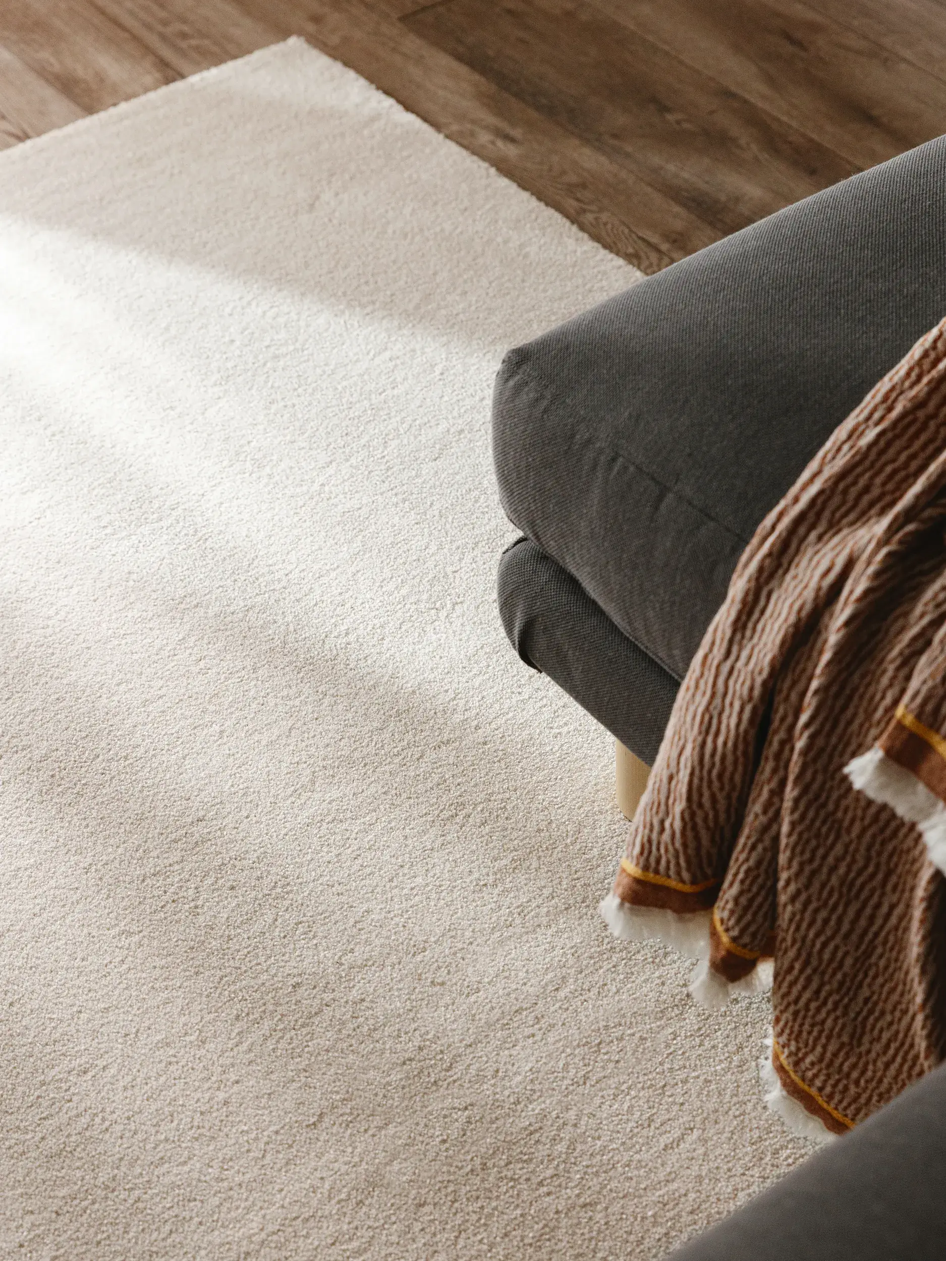 Rug made of 100% Polypropylen in Weiß with a 100% Polypropylen high pile by benuta Nest