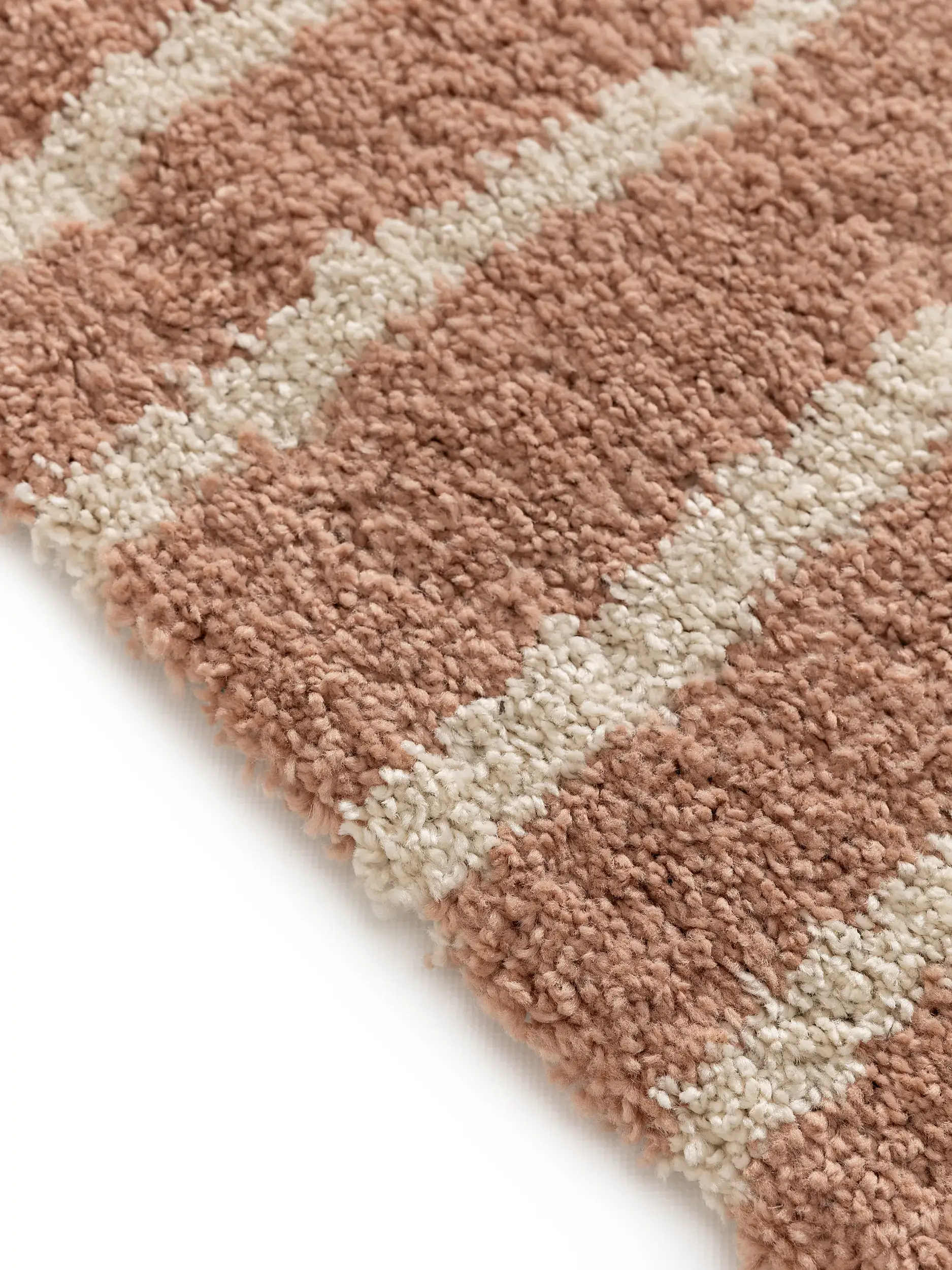 Teppe av 100% Polypropylen i Rosa med 100% Polypropylen høy lugg fra Lytte