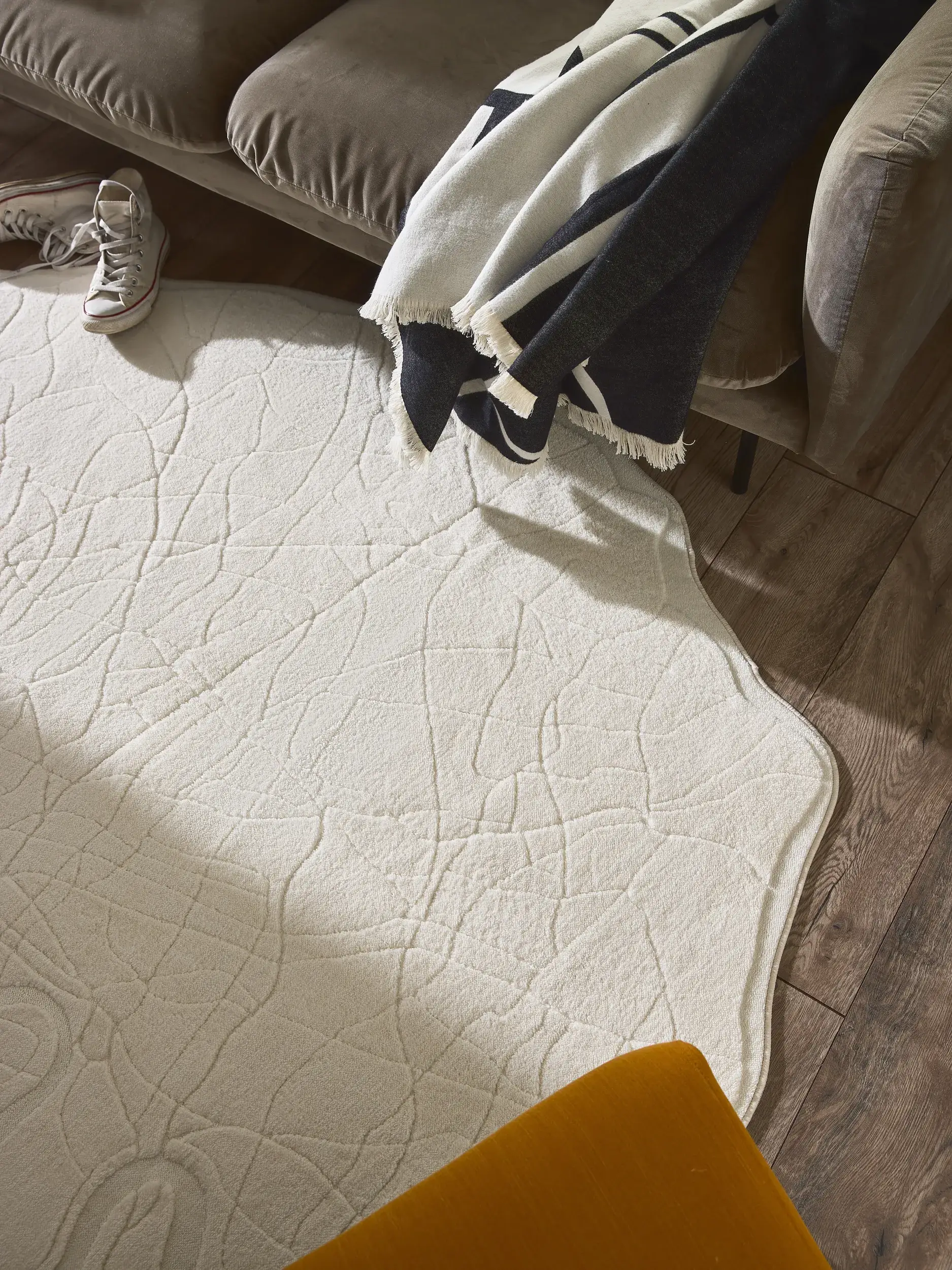 Rug made of 100% Polyester in Beige with a 100% Polyester high pile by benuta Pop