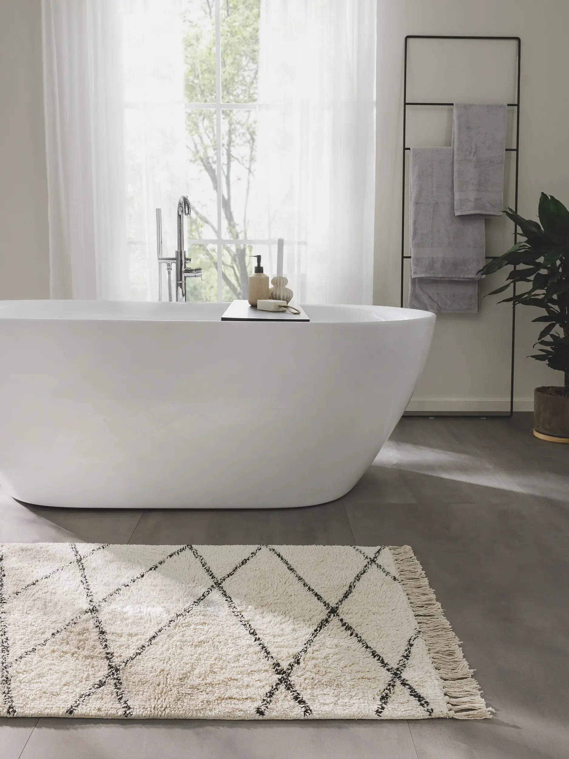 Tappeto da bagno Naomi Crema in Geometrico-ontwerp van 100% Cotone door benuta nest