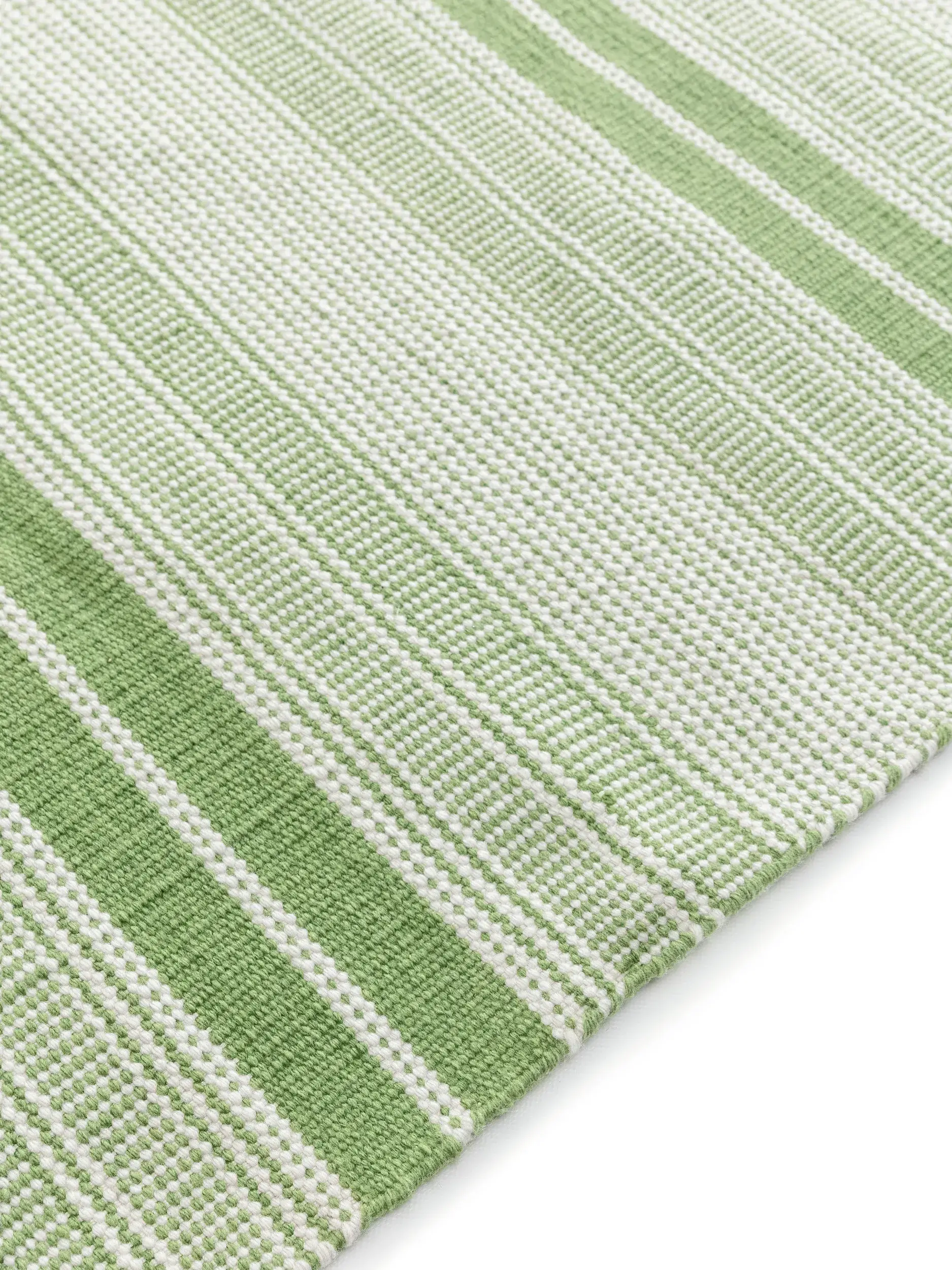 Tæppe af 100% Polyester (genanvendt PET) i Grøn med 100% Polyester (genanvendt PET) høj luv fra benuta nest