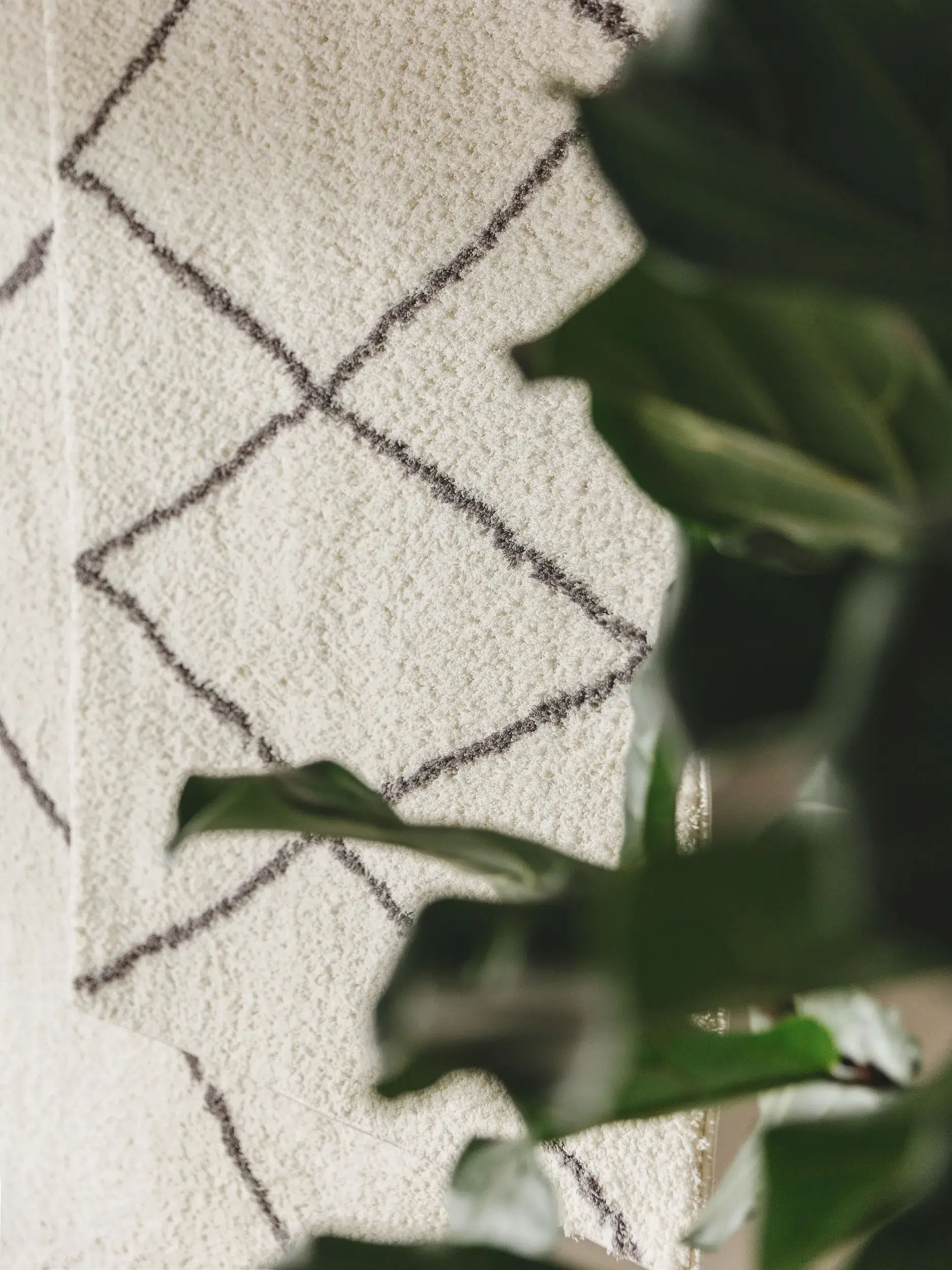 Rug made of 100% Polyester (Microfiber) in Beige with a 100% Polyester (Microfiber) high pile by benuta Nest